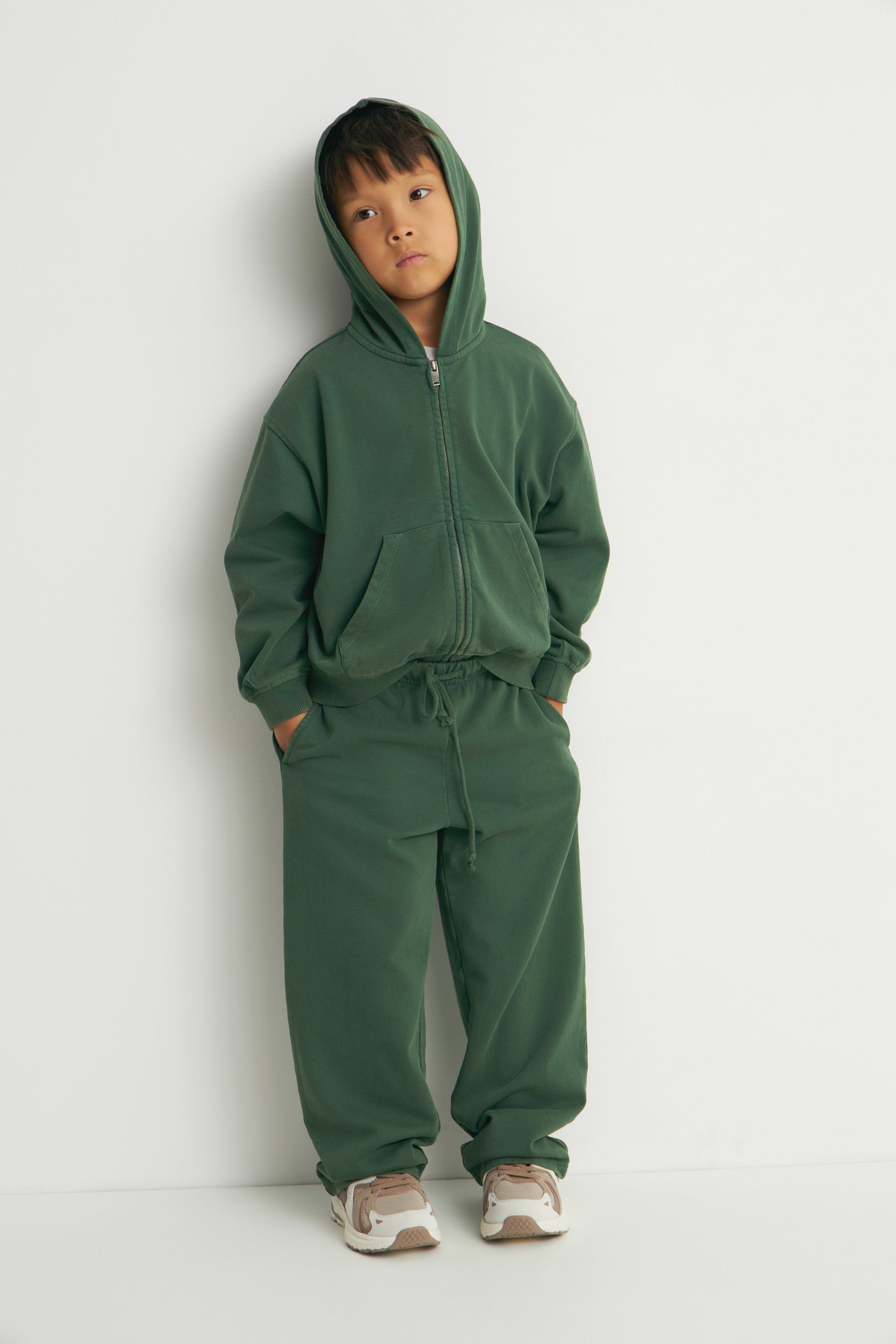 GREEN
