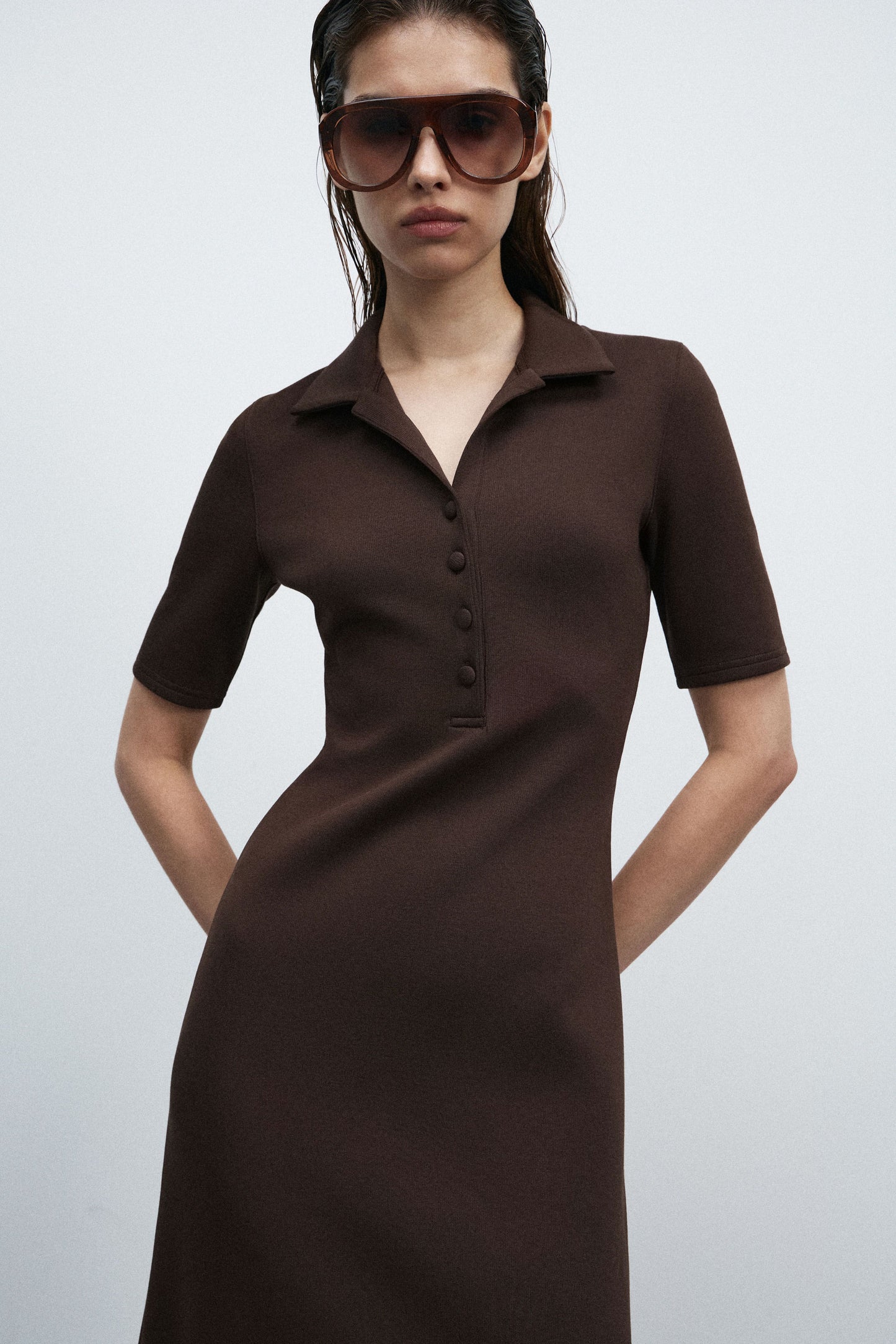 DARK BROWN