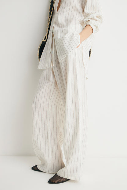 WHITE/BEIGE