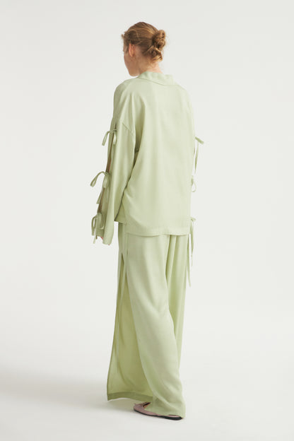 LIGHT GREEN