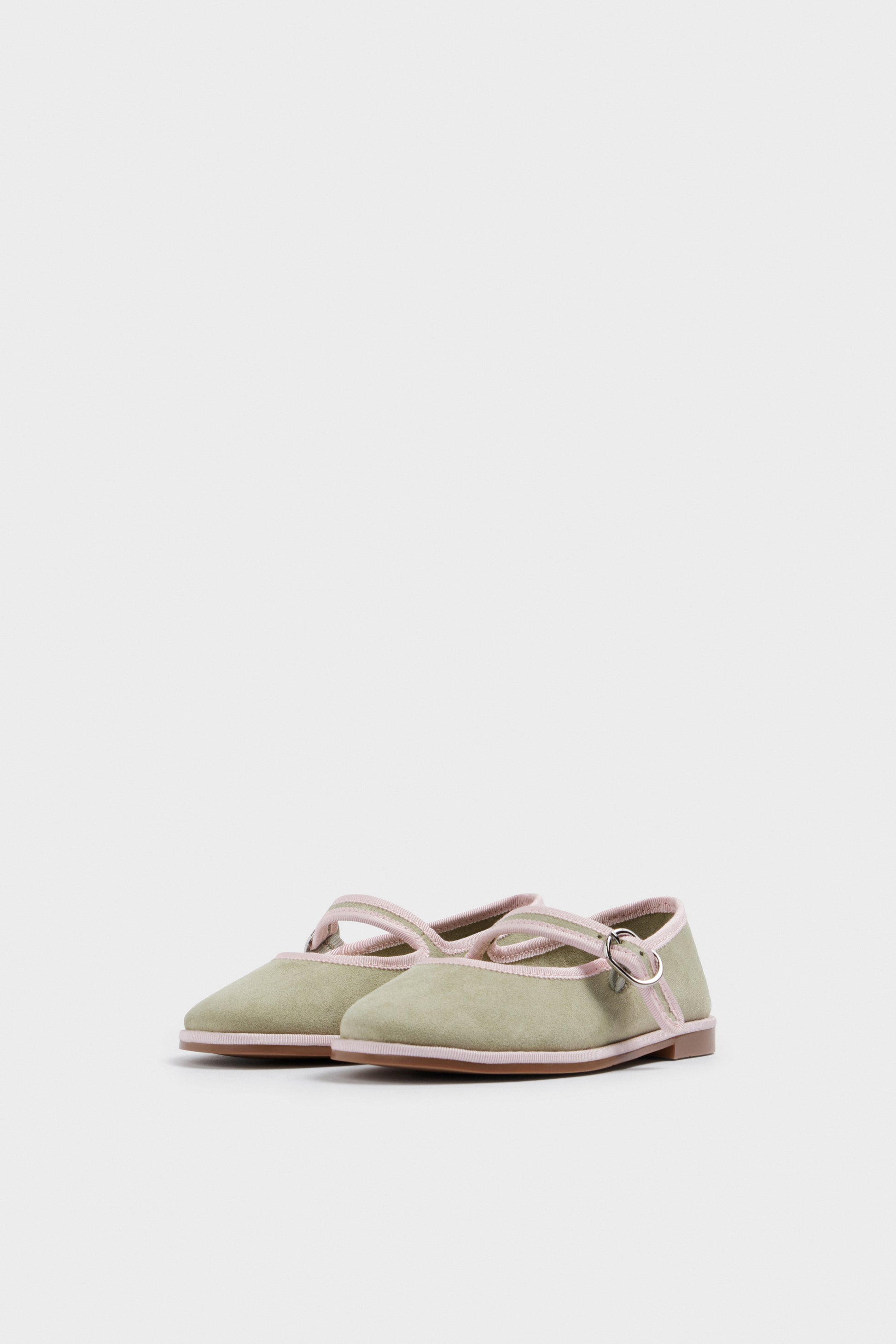 LIGHT OLIVE