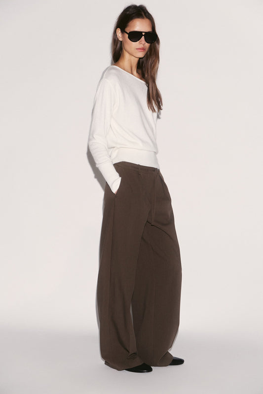 DARK BROWN