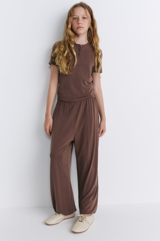 DARK BROWN