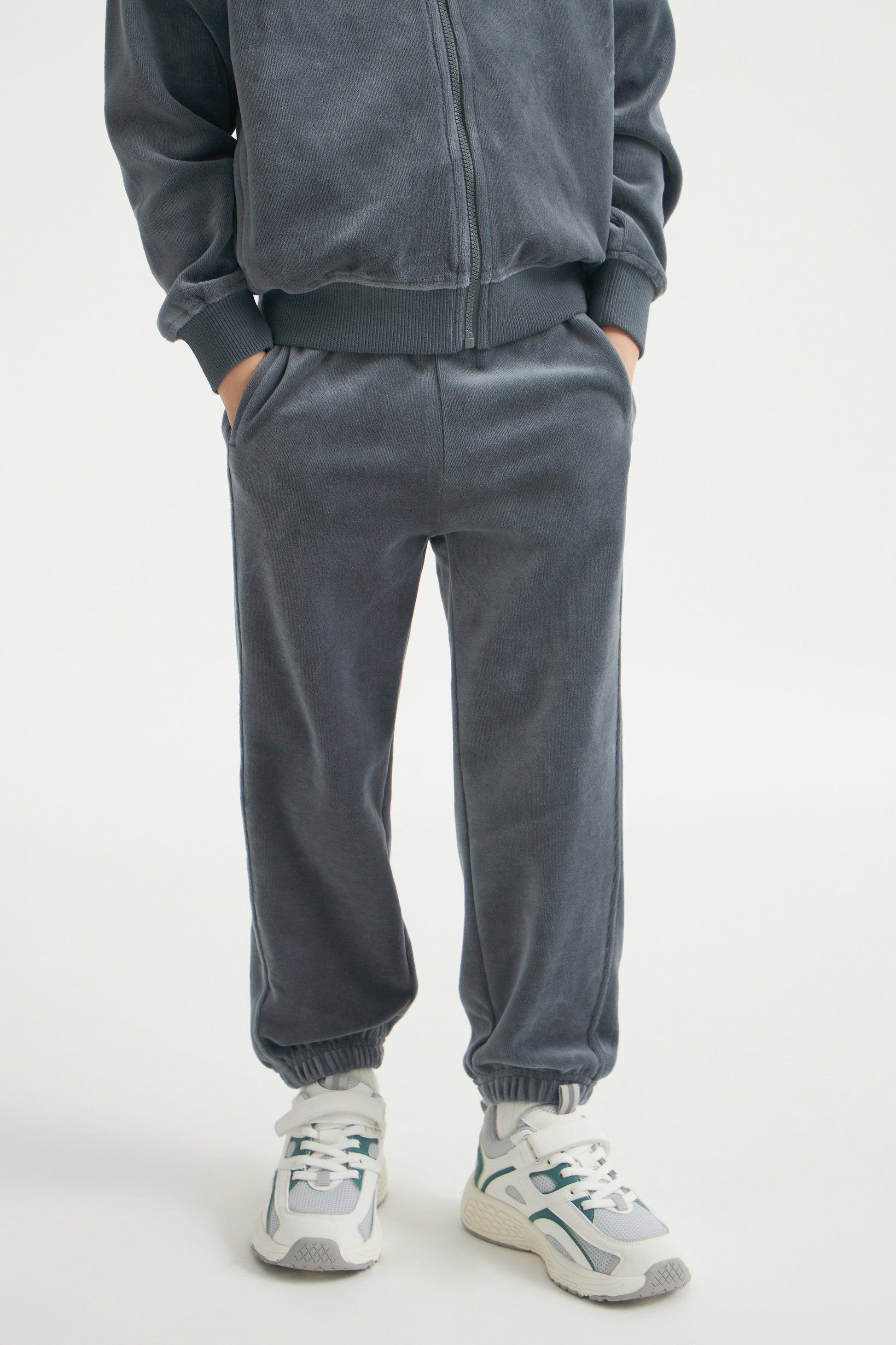 LIGHT GREY