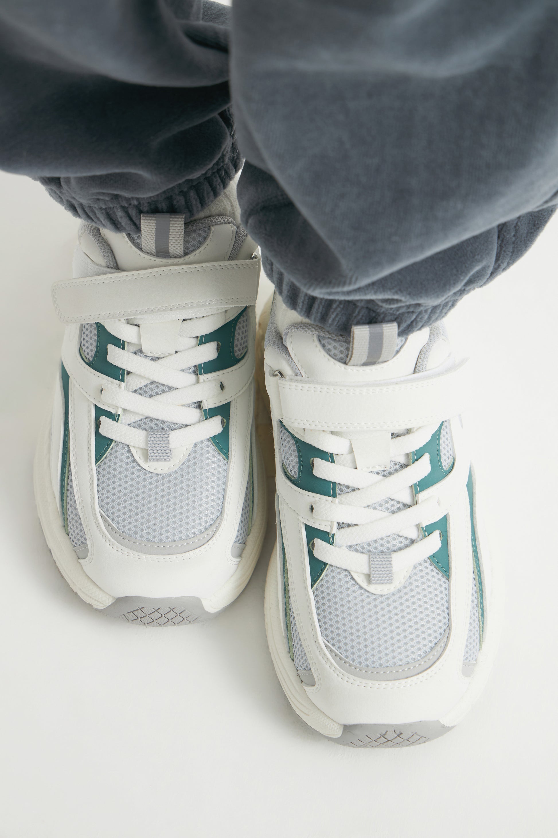 LIGHT GREY