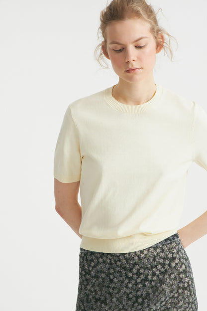 LIGHT YELLOW