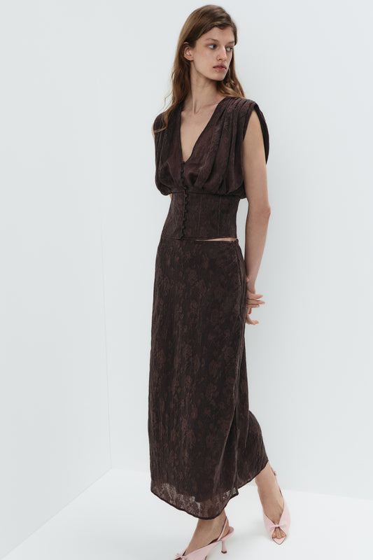 DARK BROWN