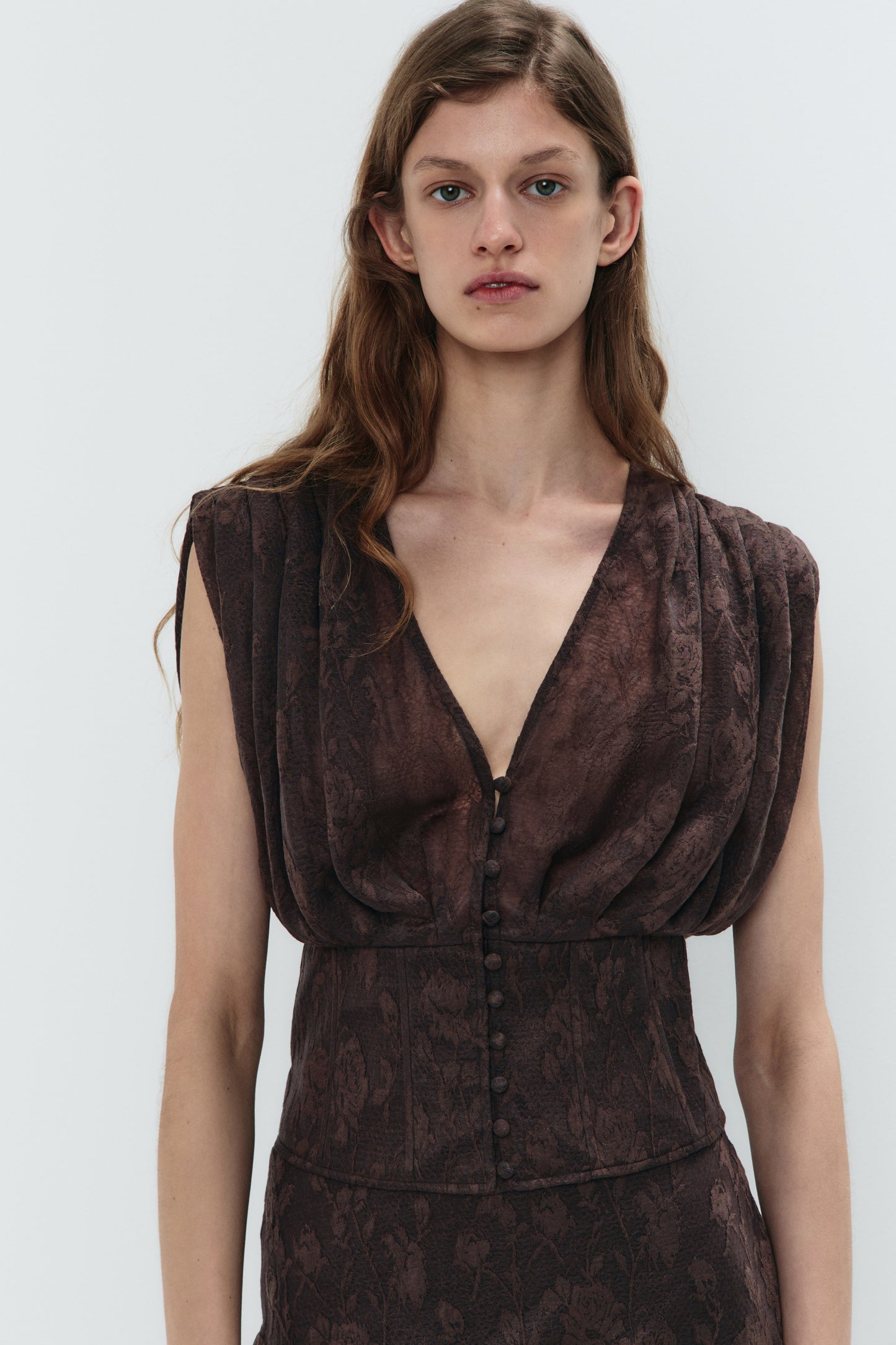DARK BROWN