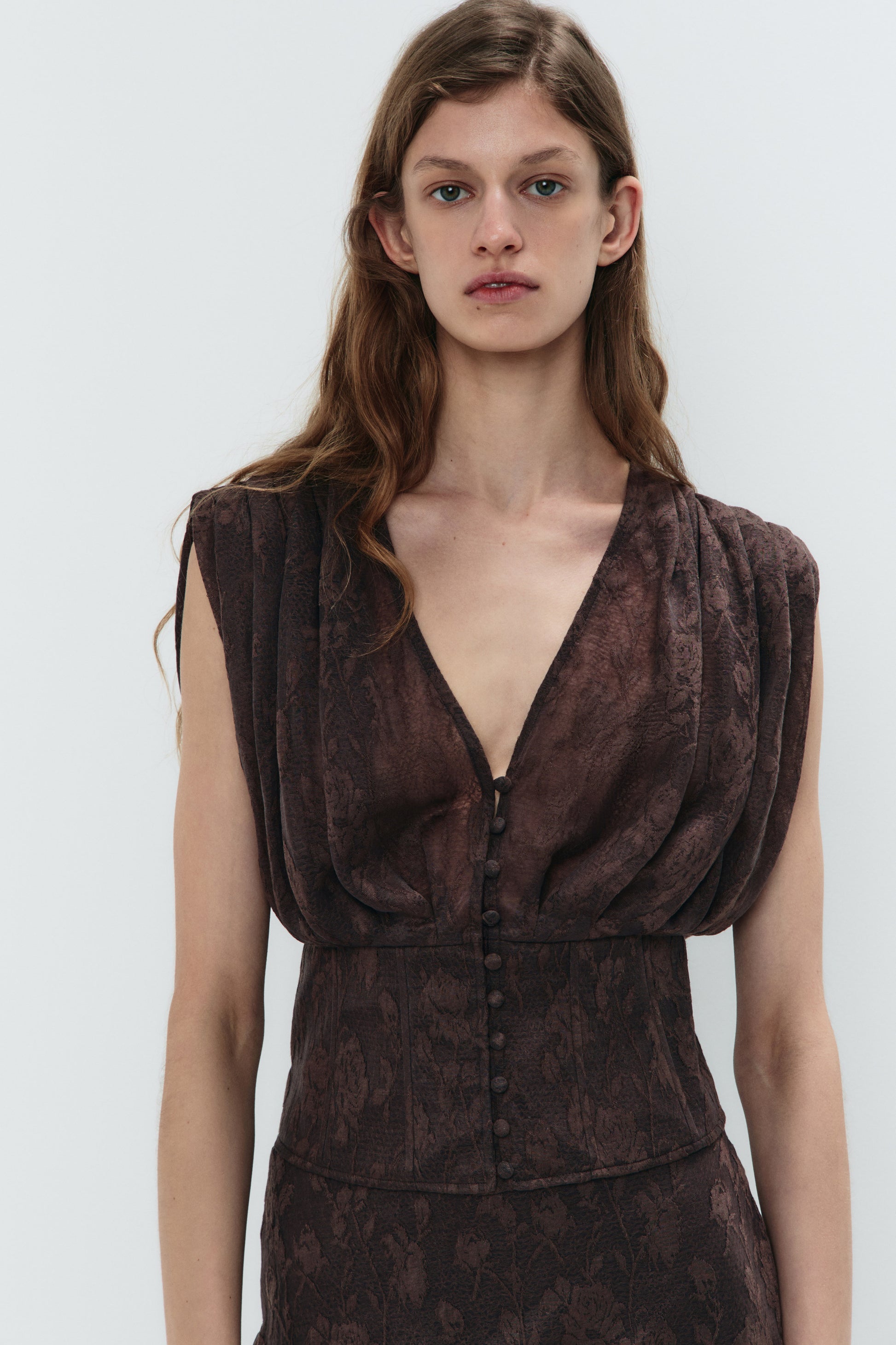 DARK BROWN