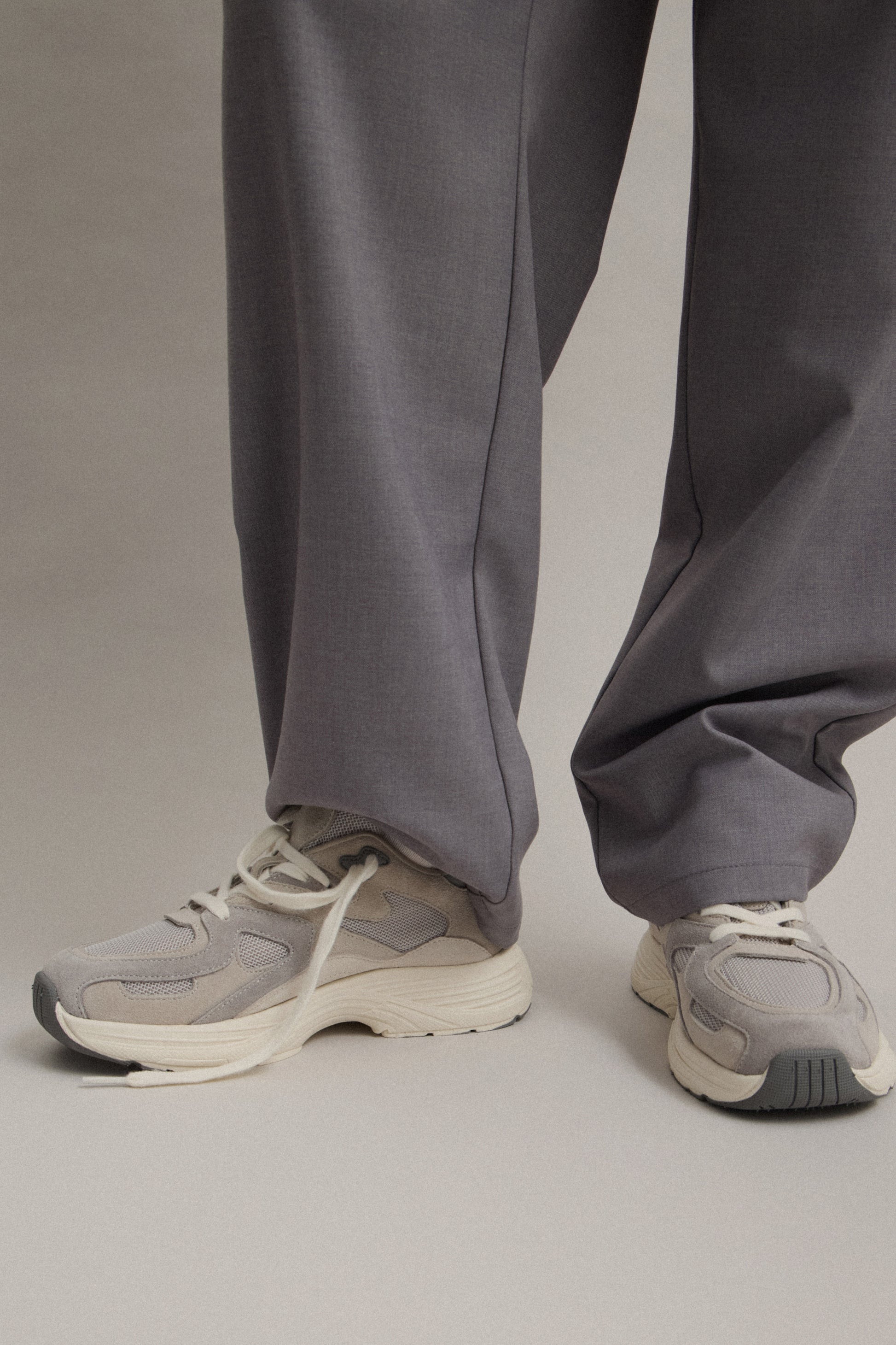 GREY BEIGE