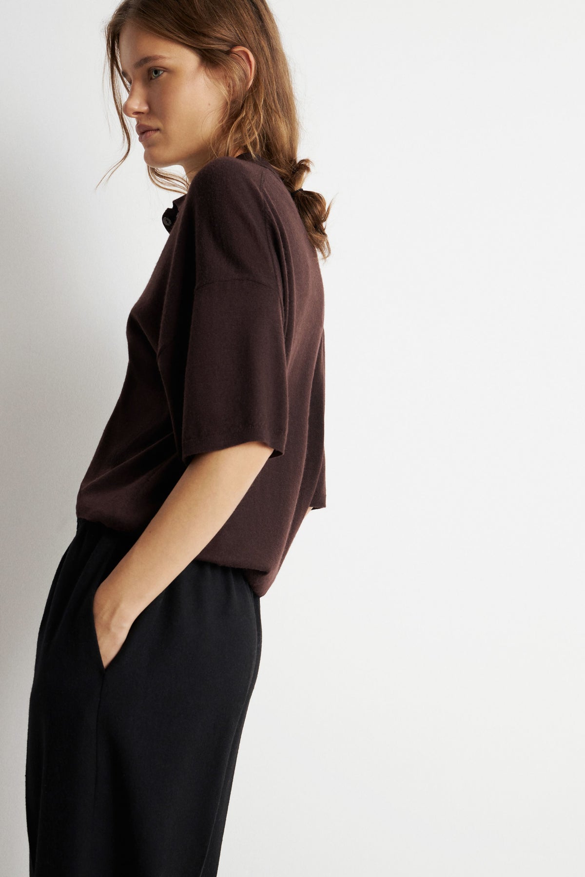 DARK BROWN