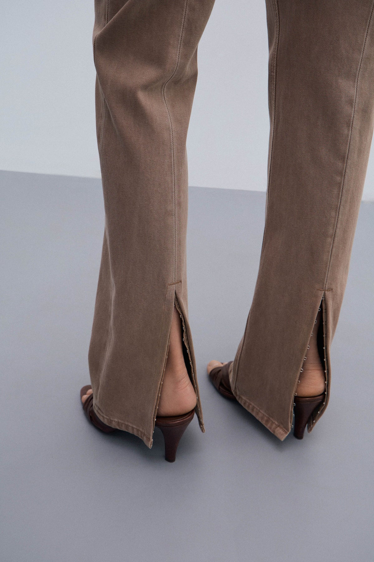LIGHT BEIGE
