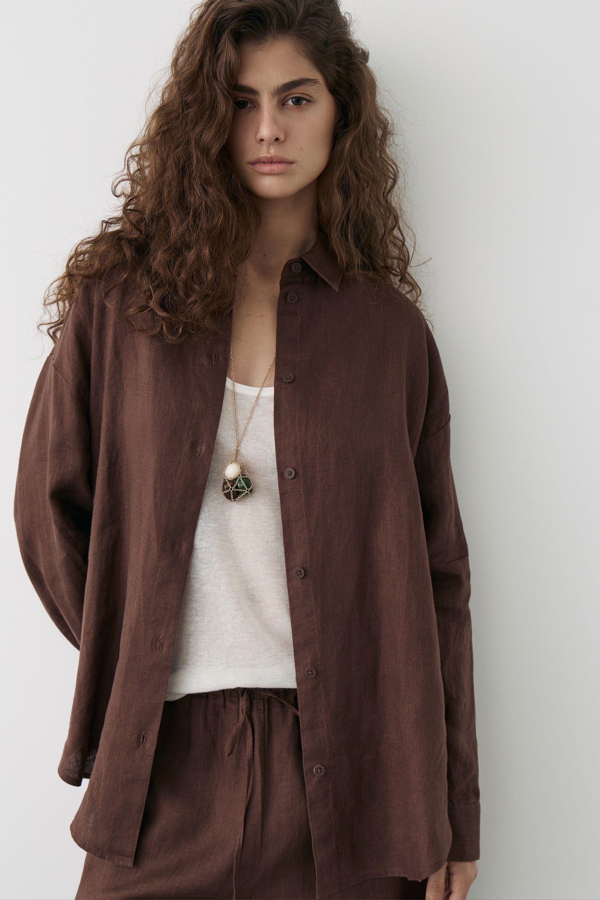 DARK BROWN