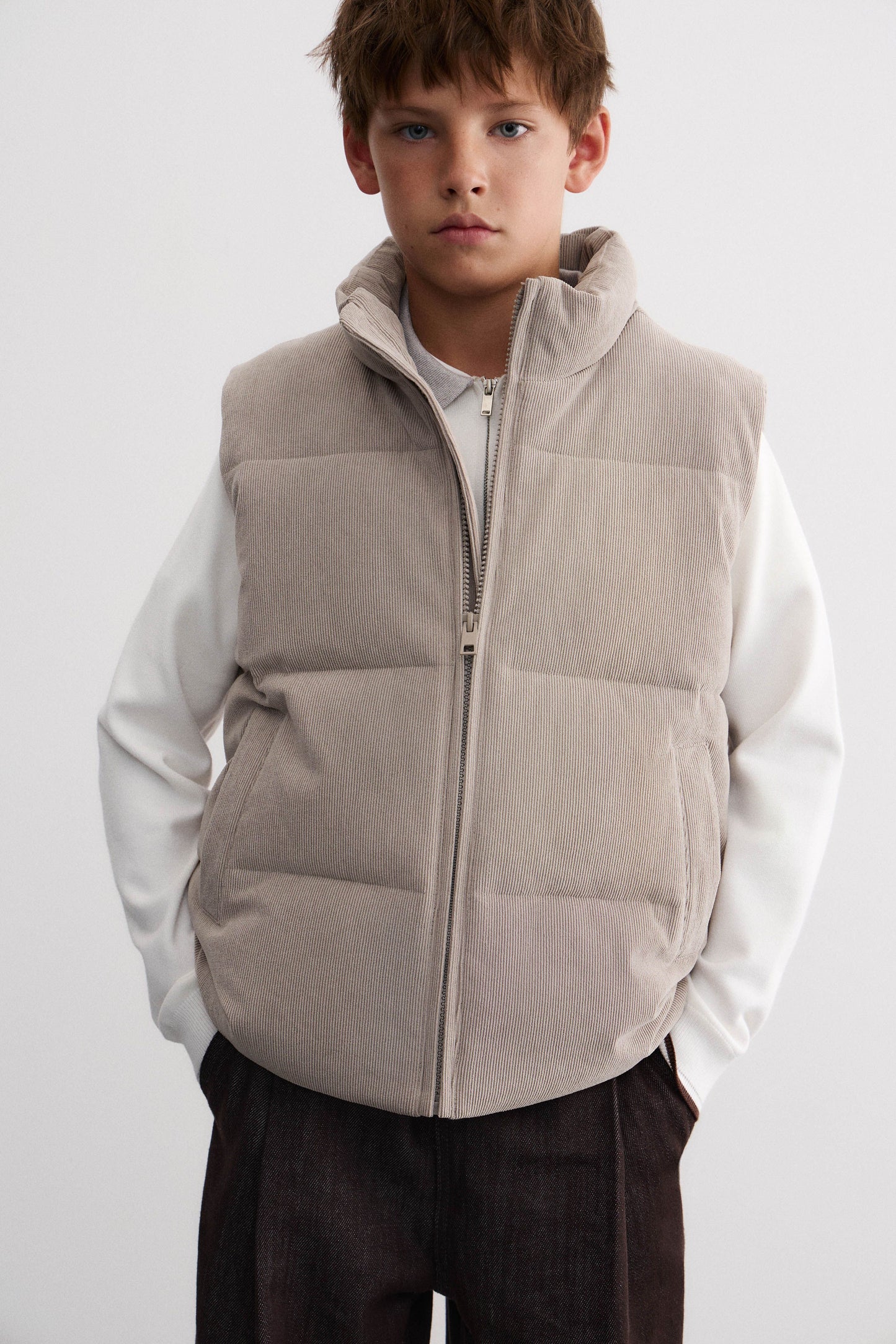 GREY BEIGE