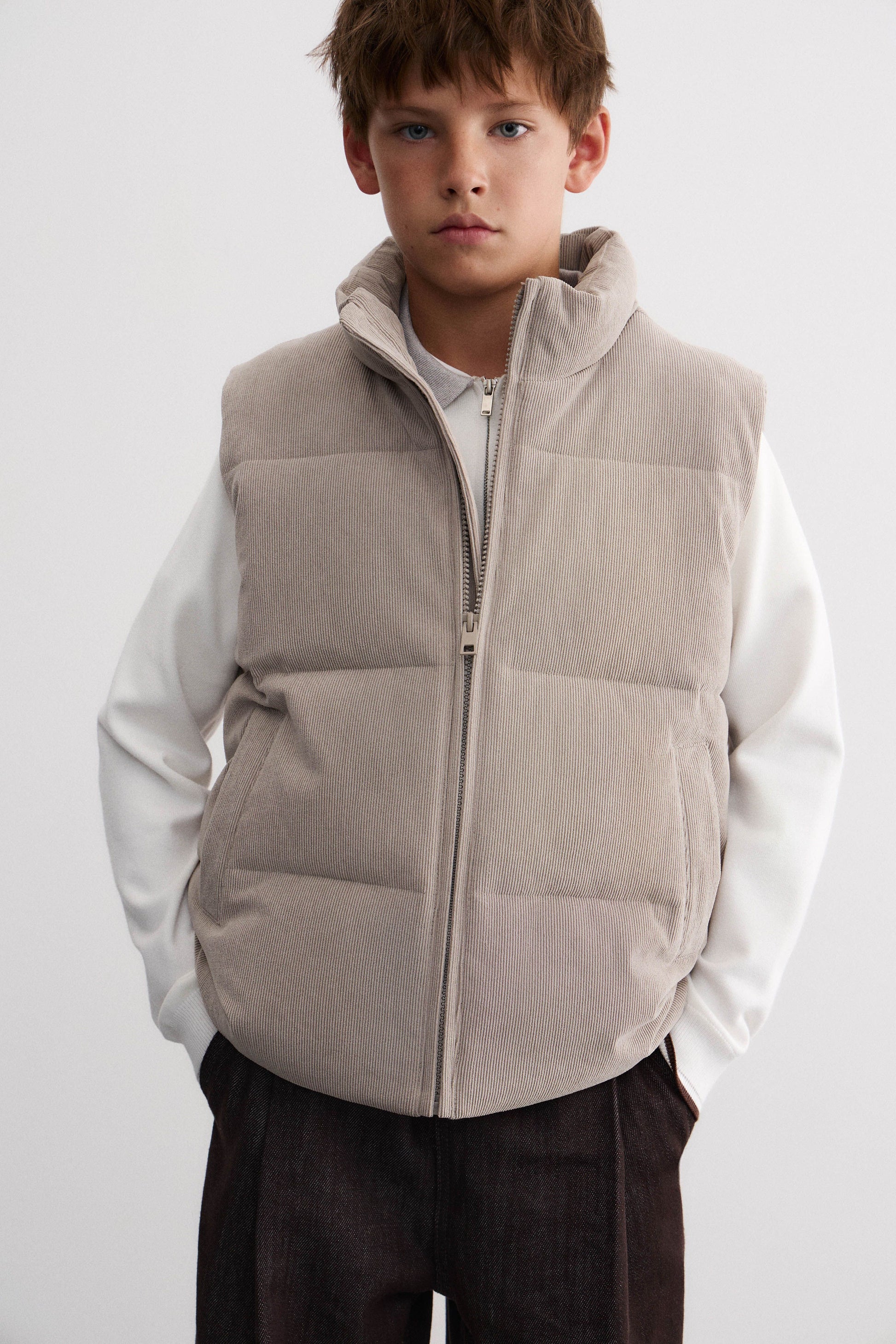 GREY BEIGE