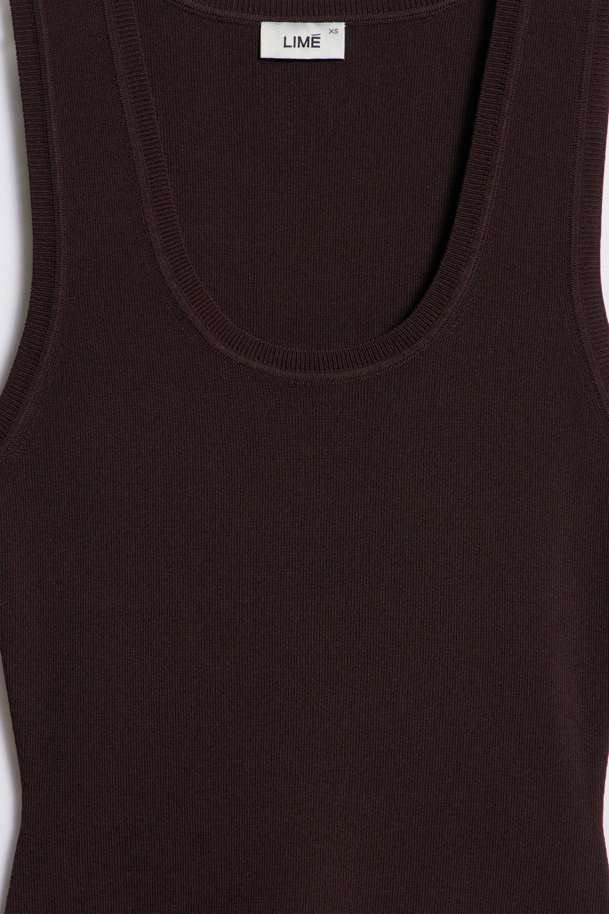 DARK BROWN
