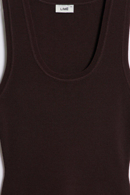 DARK BROWN
