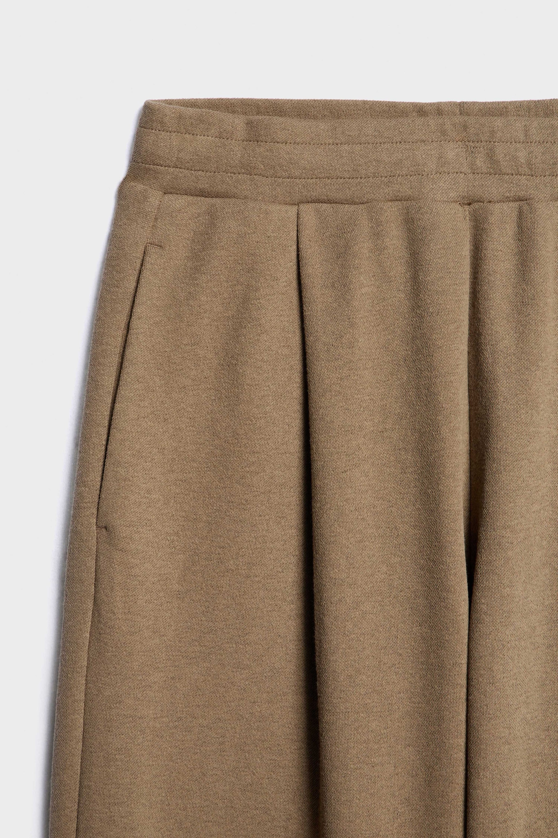 GRAY BROWN