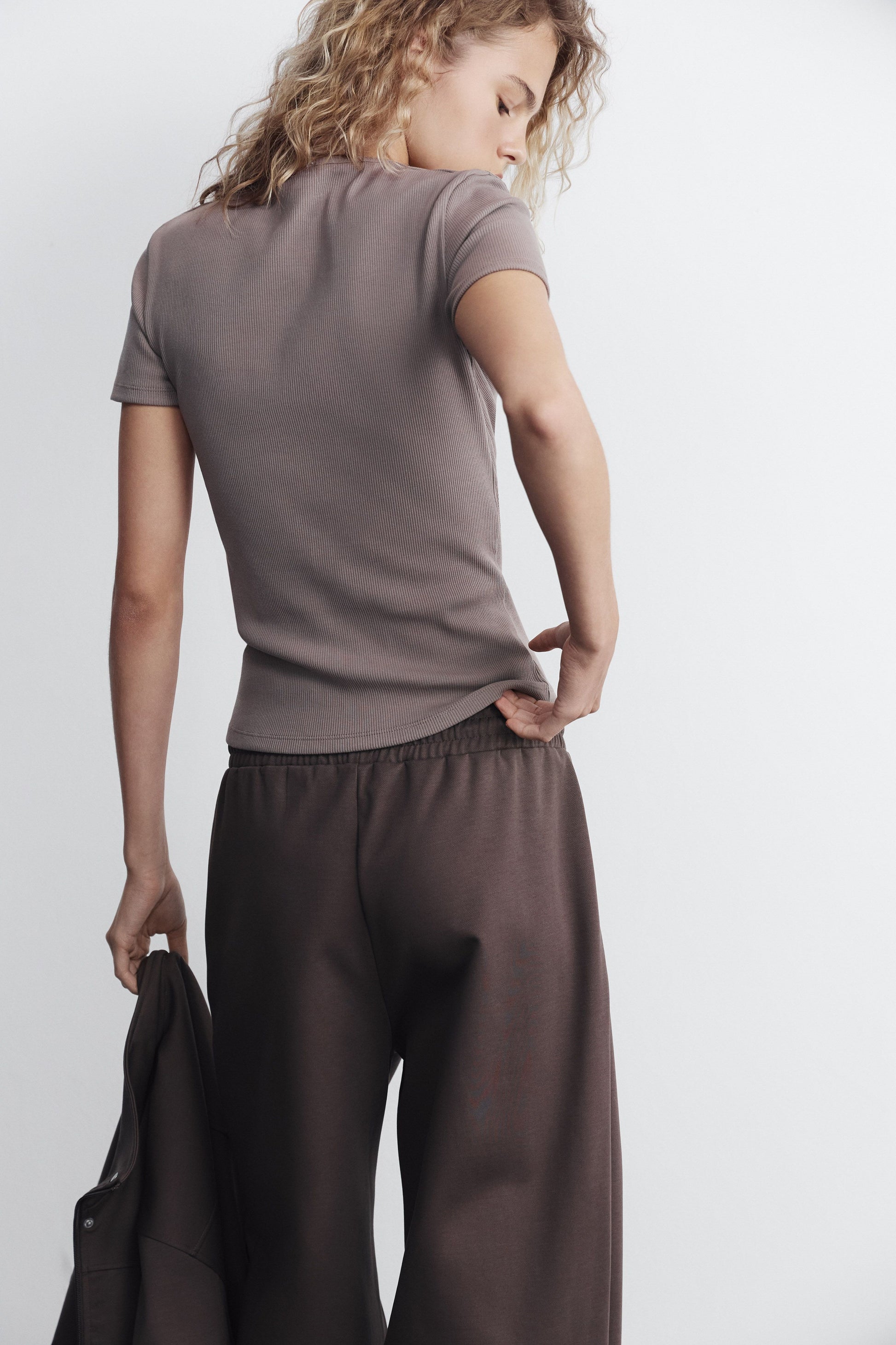 GREY BEIGE