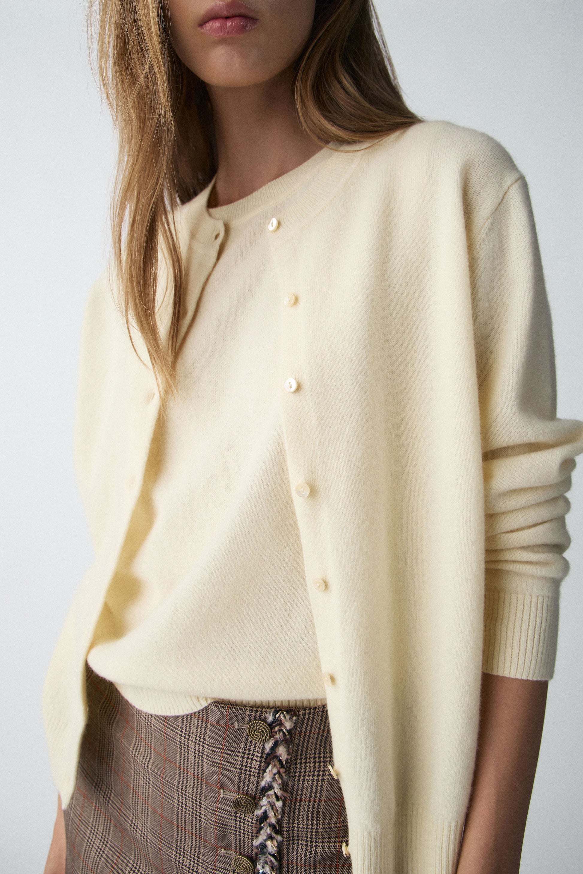LIGHT YELLOW