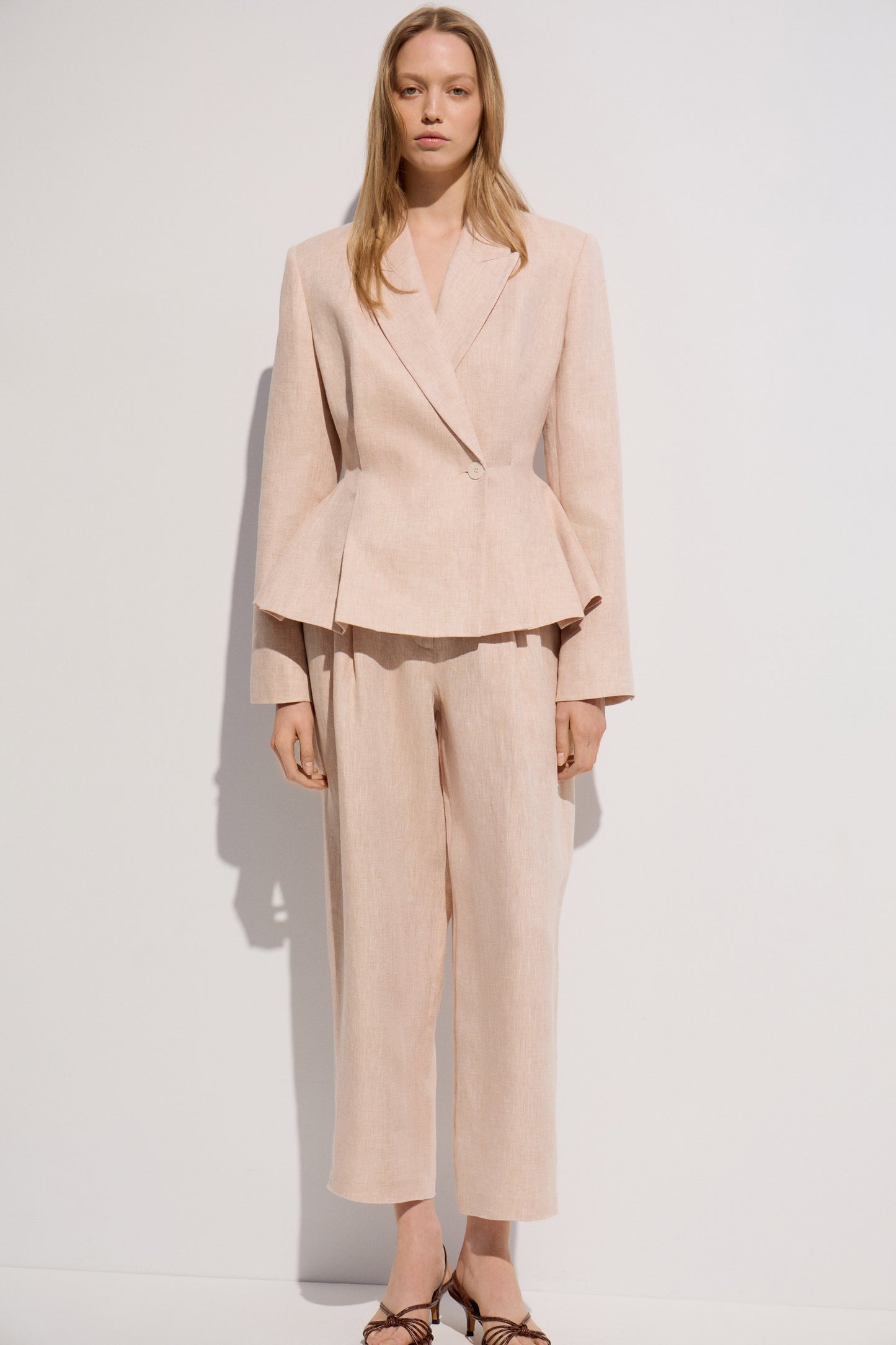 WHITE/BEIGE