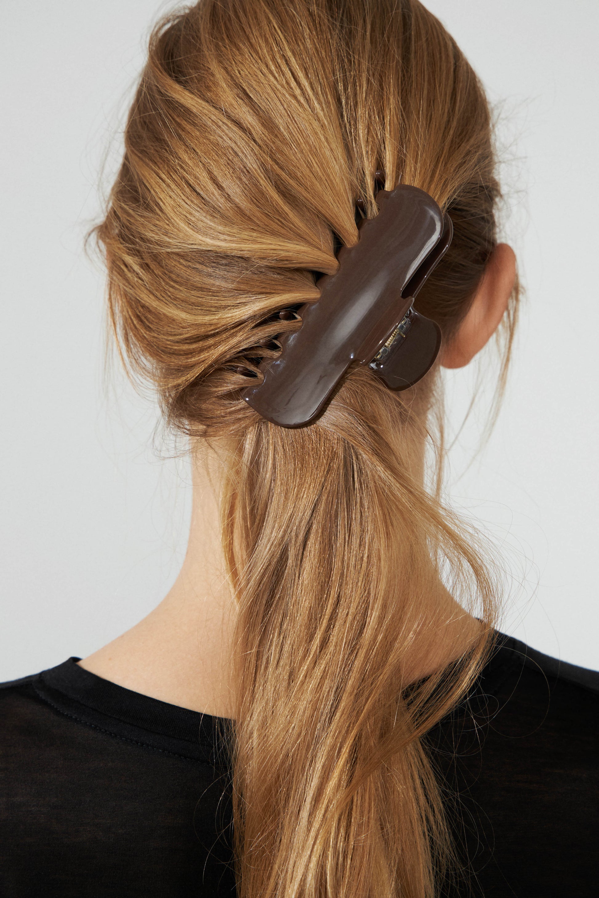 DARK BROWN