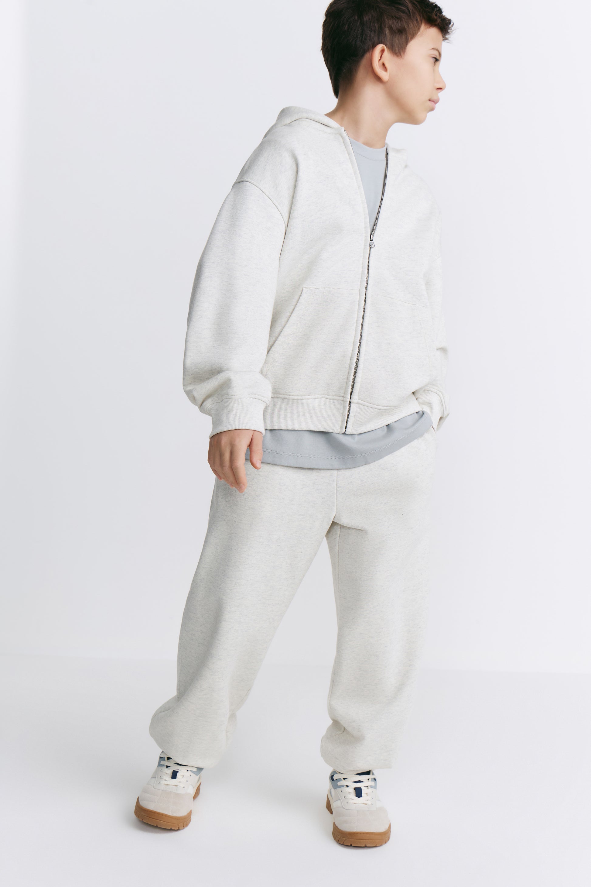 LIGHT GREY MELANGE