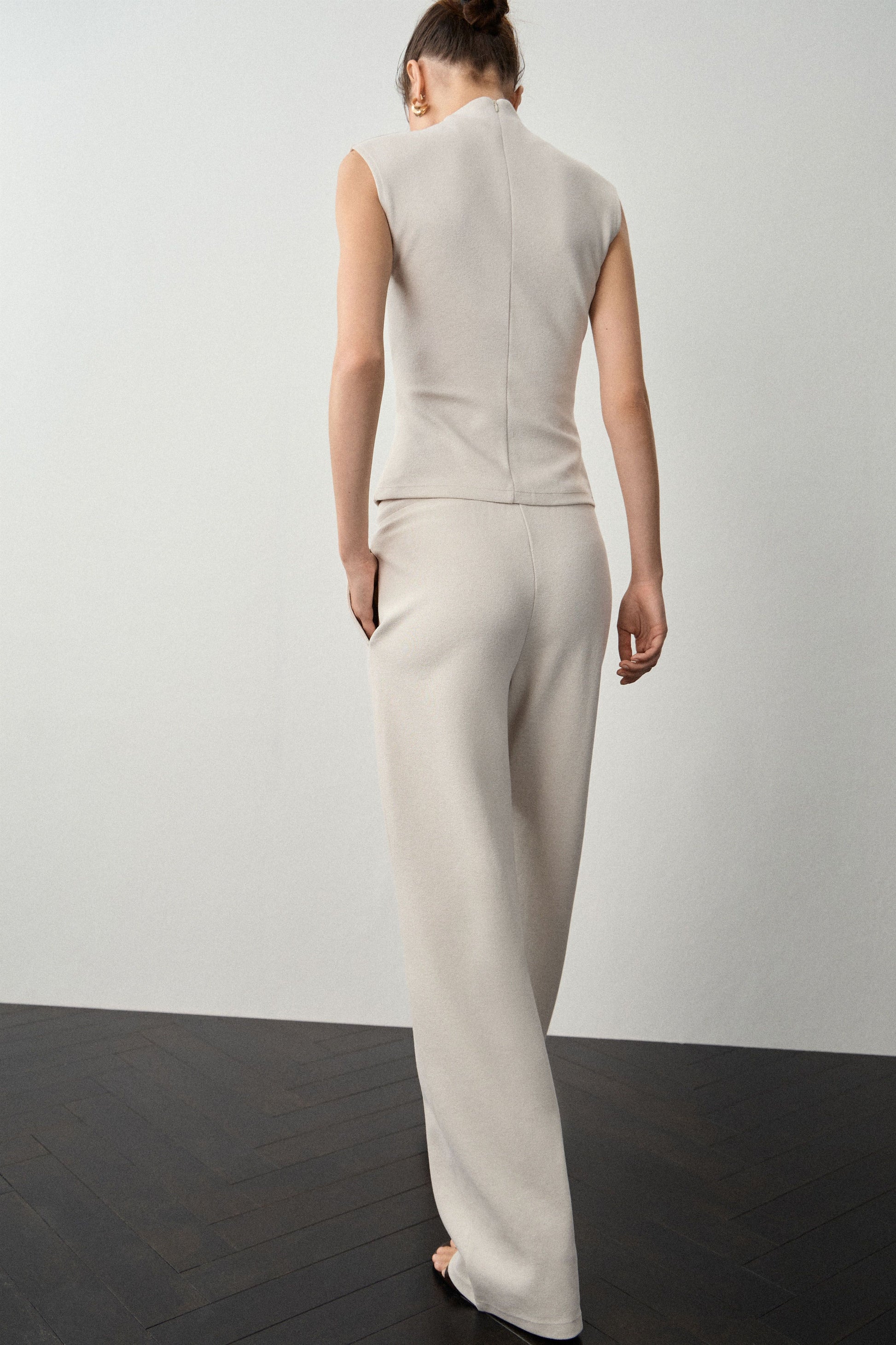 POWDER BEIGE
