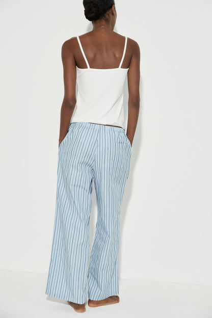 LIGHT BLUE/WHITE