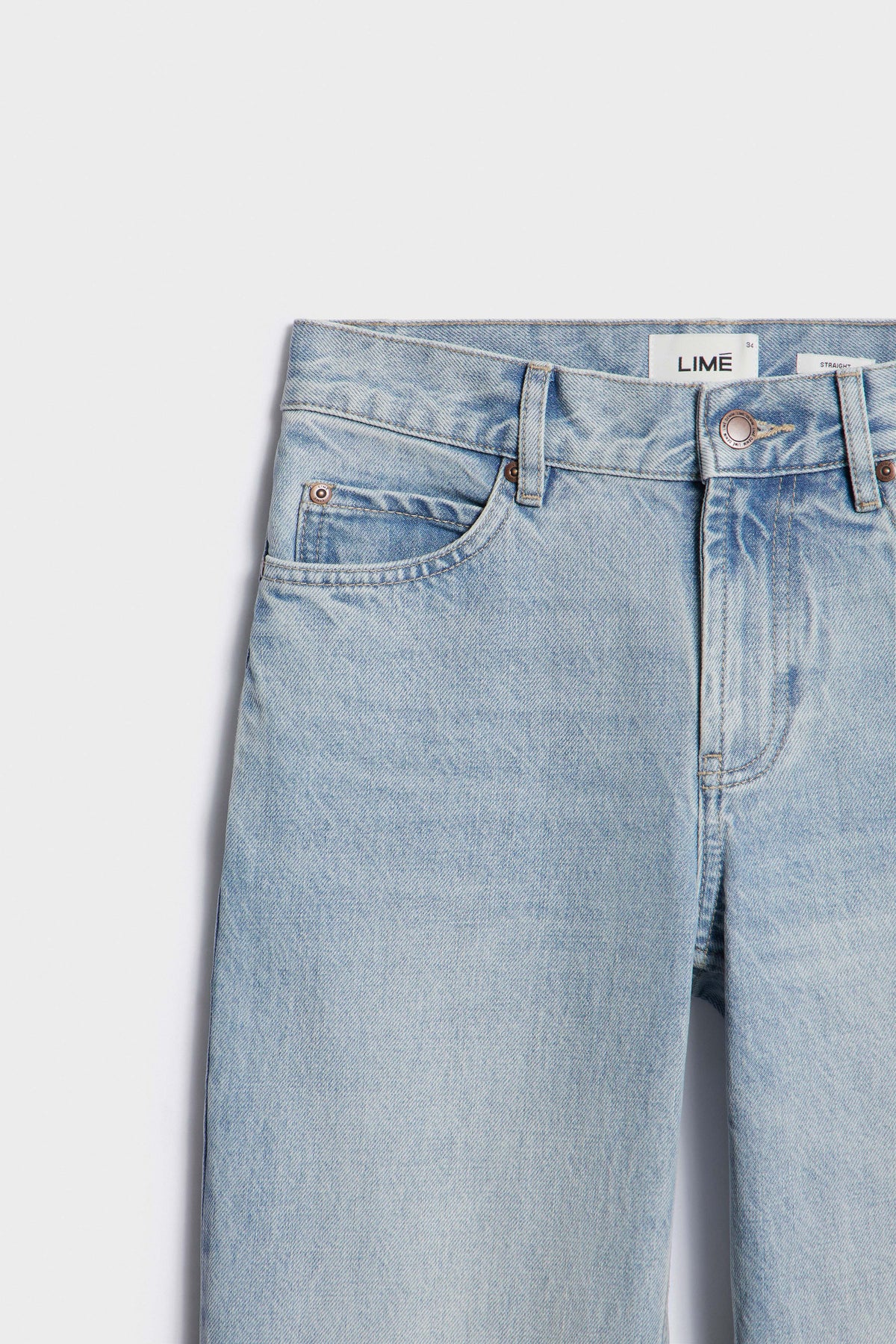 RELAXED MID-RISE JEANS