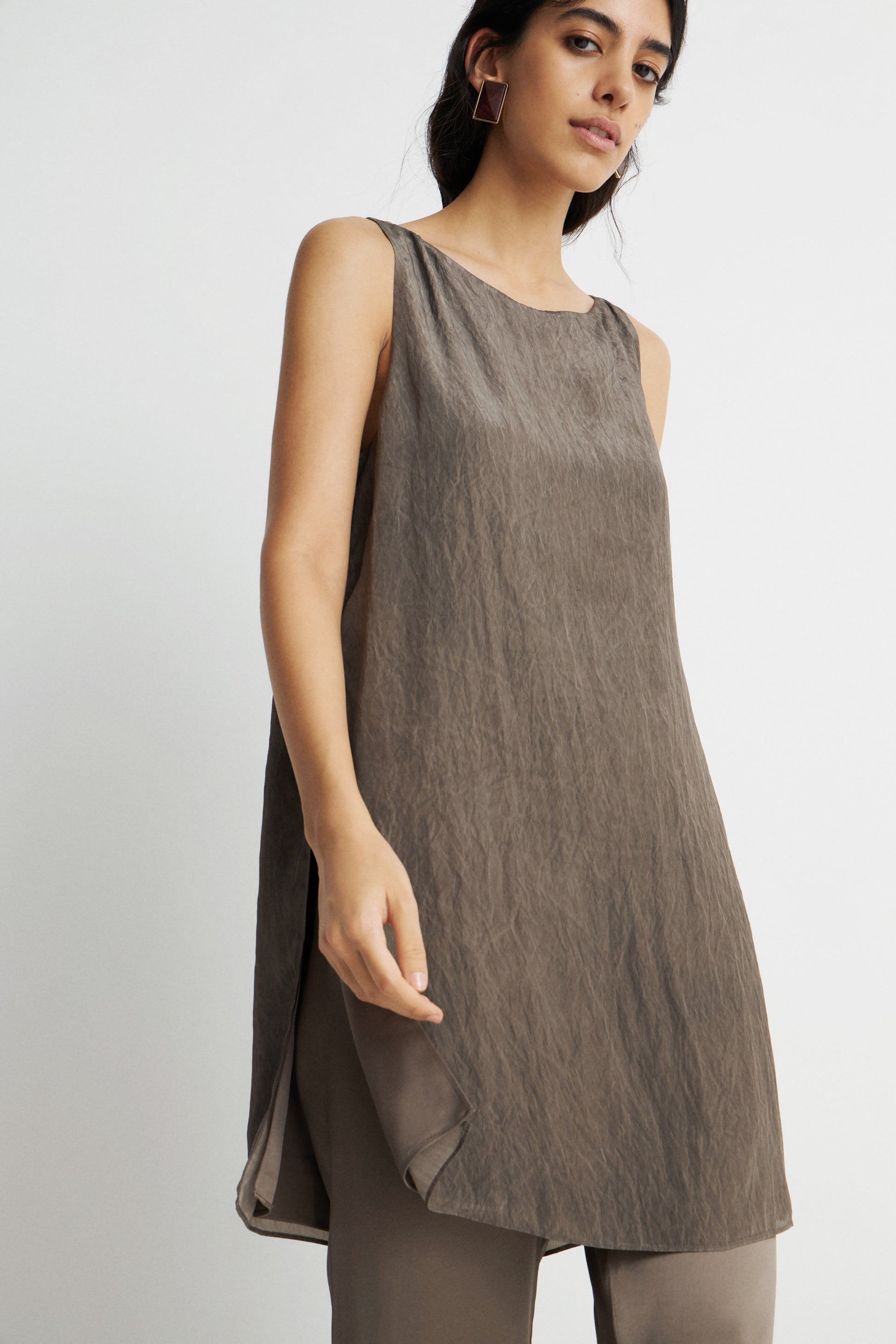 GRAY BROWN
