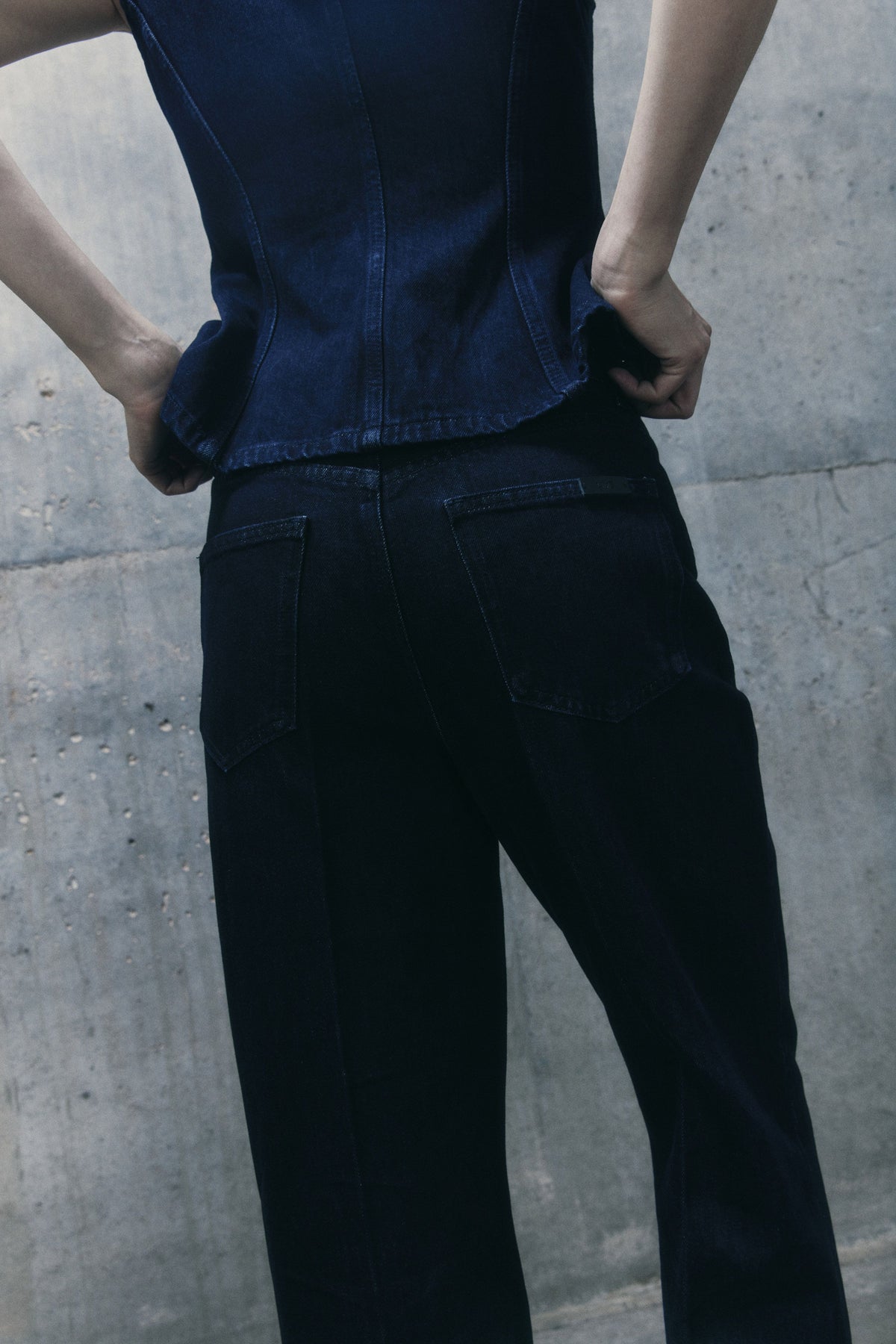 DARK BLUE