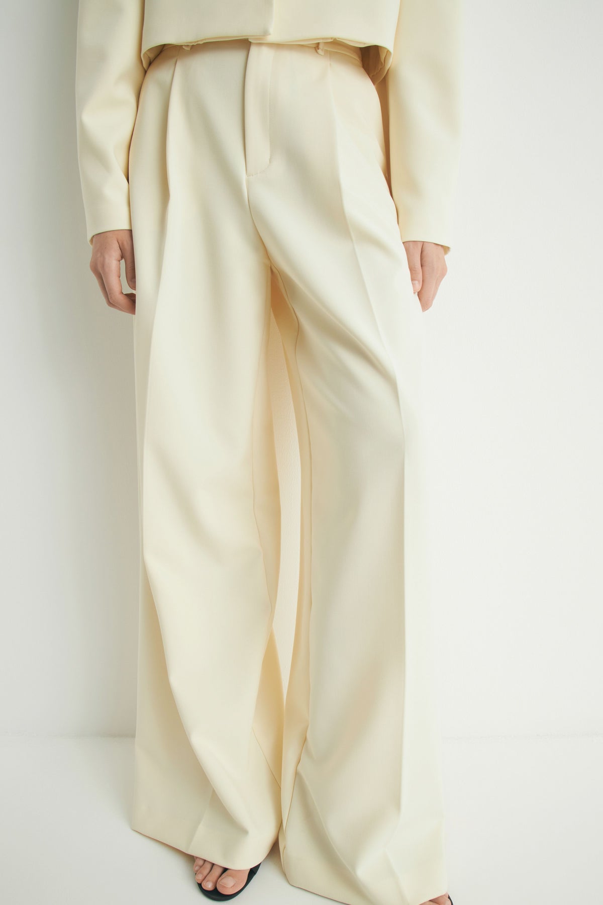 LIGHT YELLOW