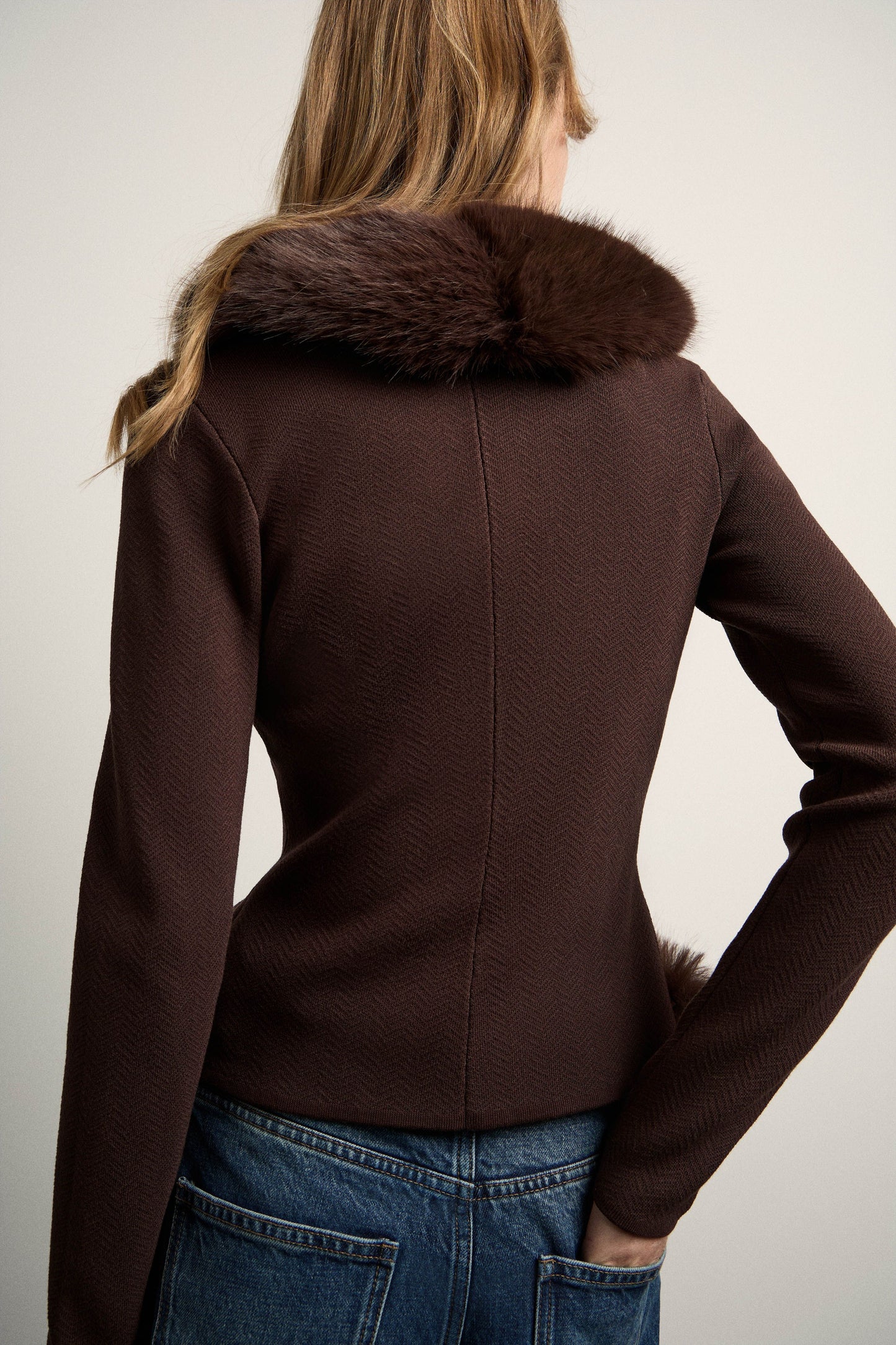 DARK BROWN