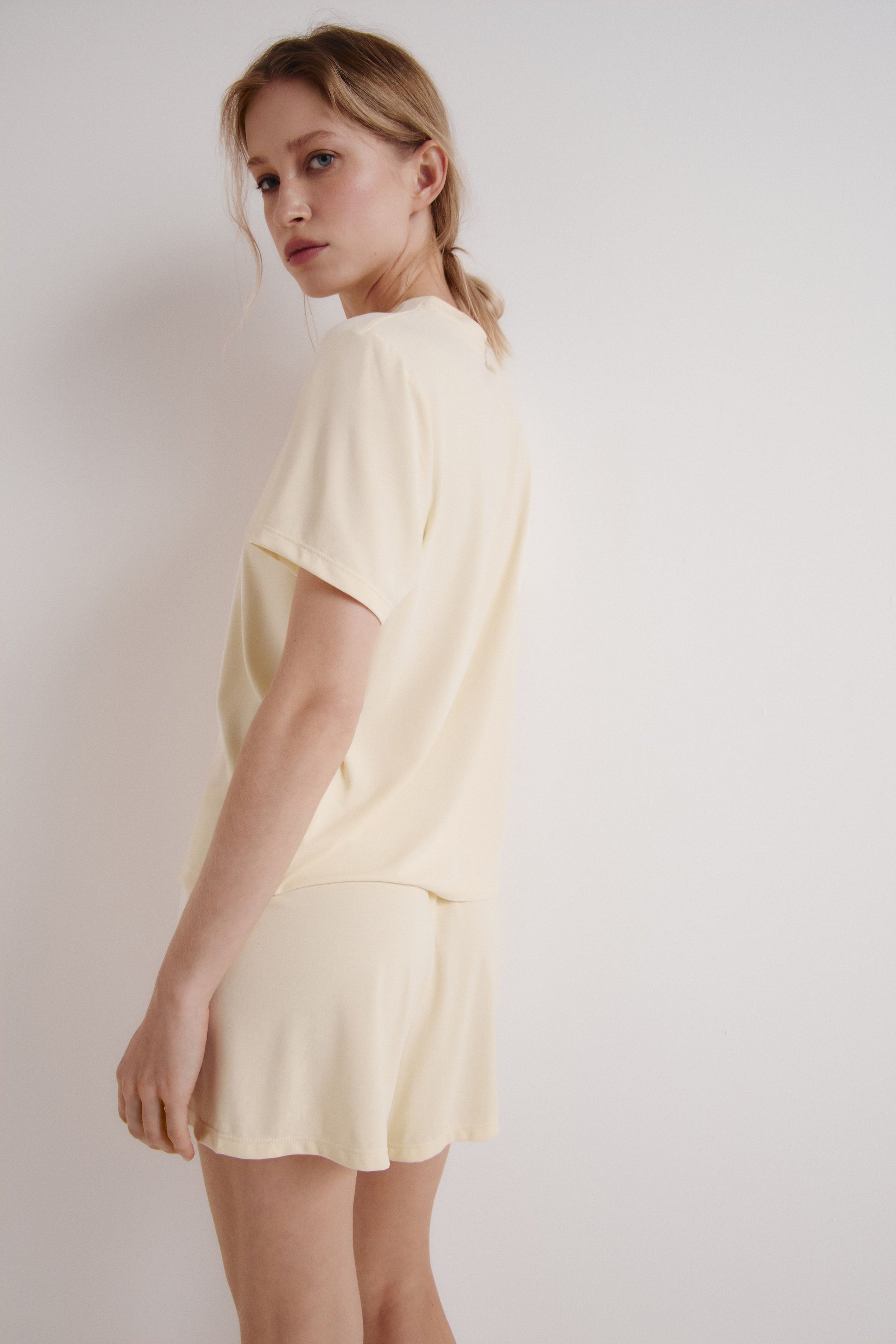 LIGHT YELLOW