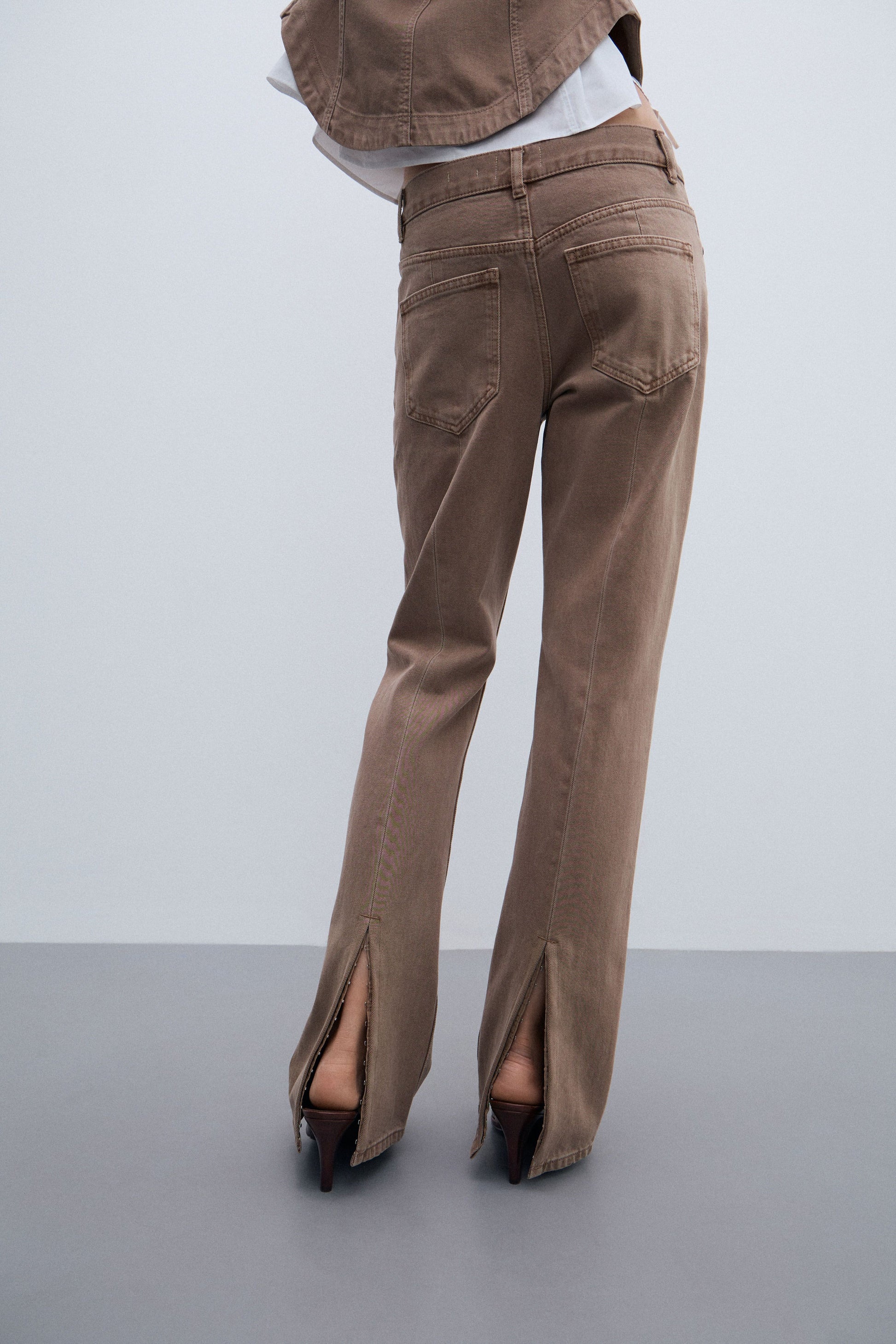 LIGHT BEIGE