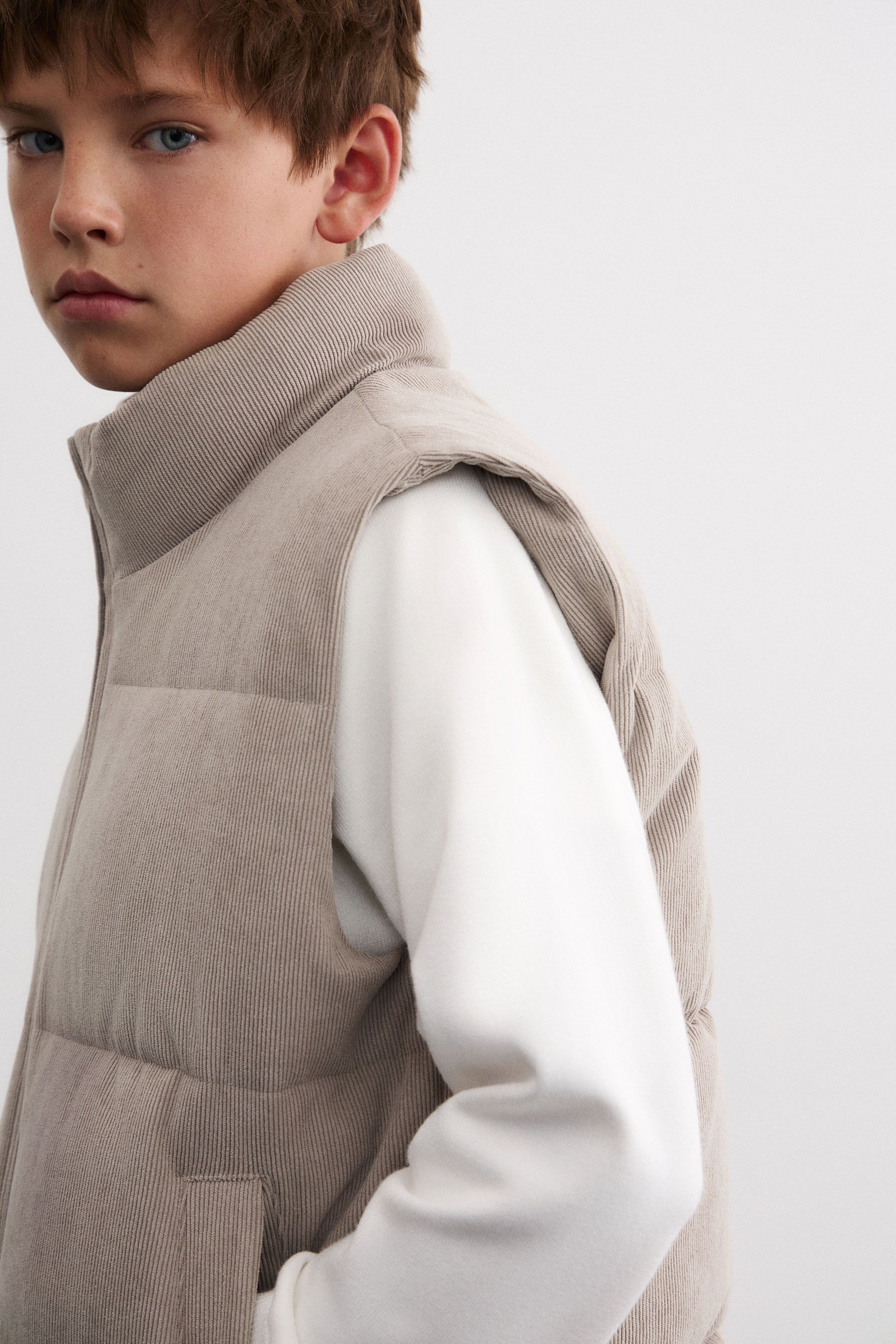 GREY BEIGE