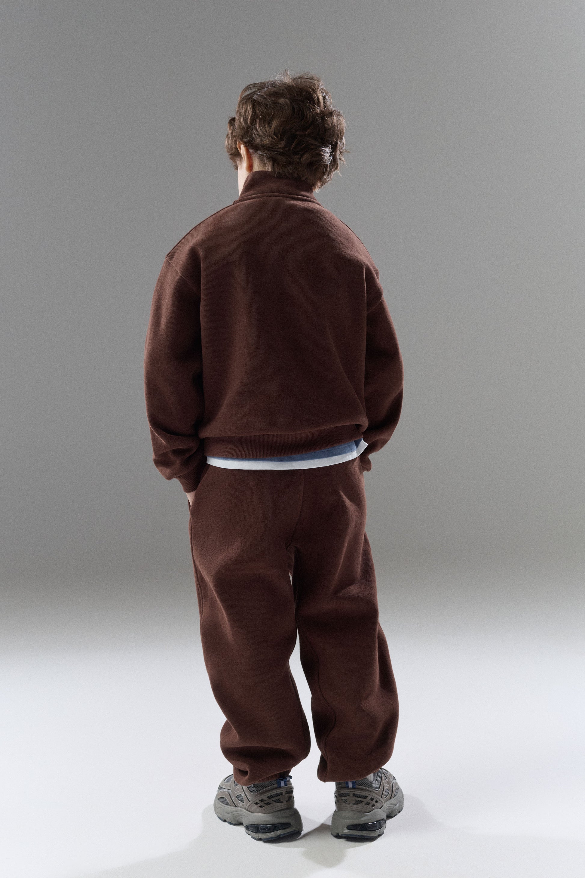 DARK BROWN