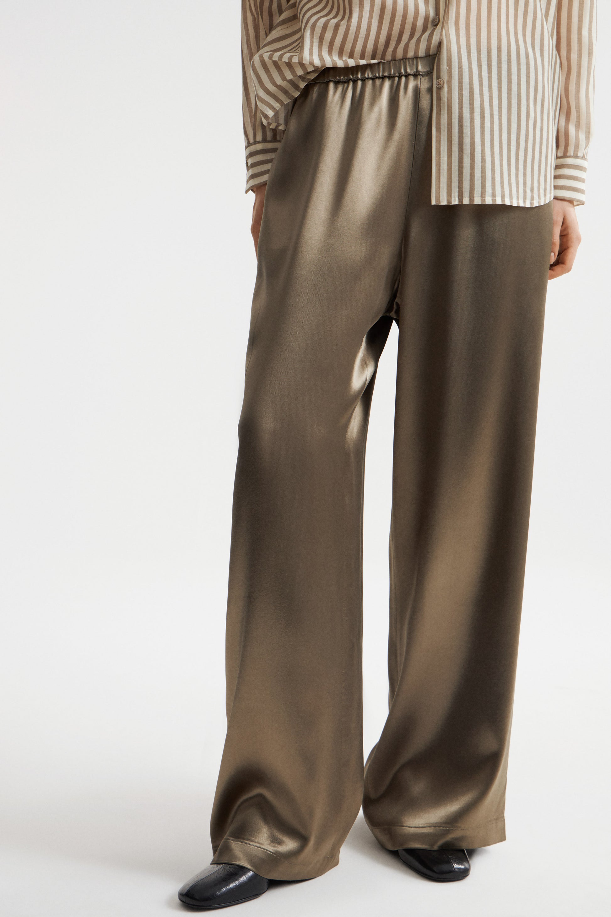 LIGHT KHAKI