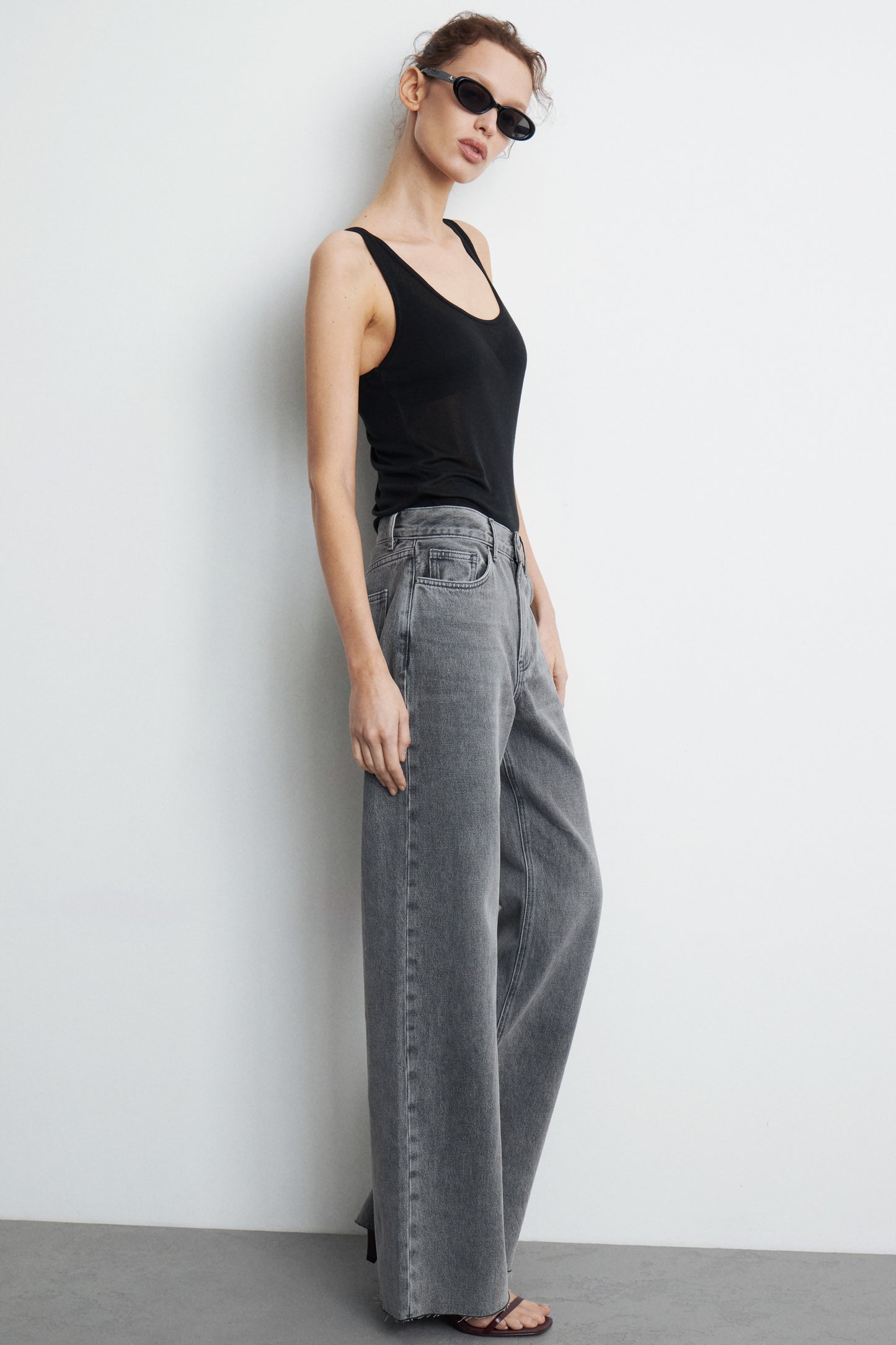 CONCRETE GREY
