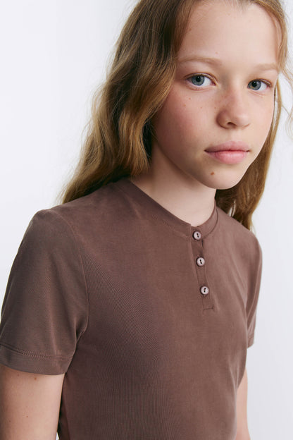 DARK BROWN