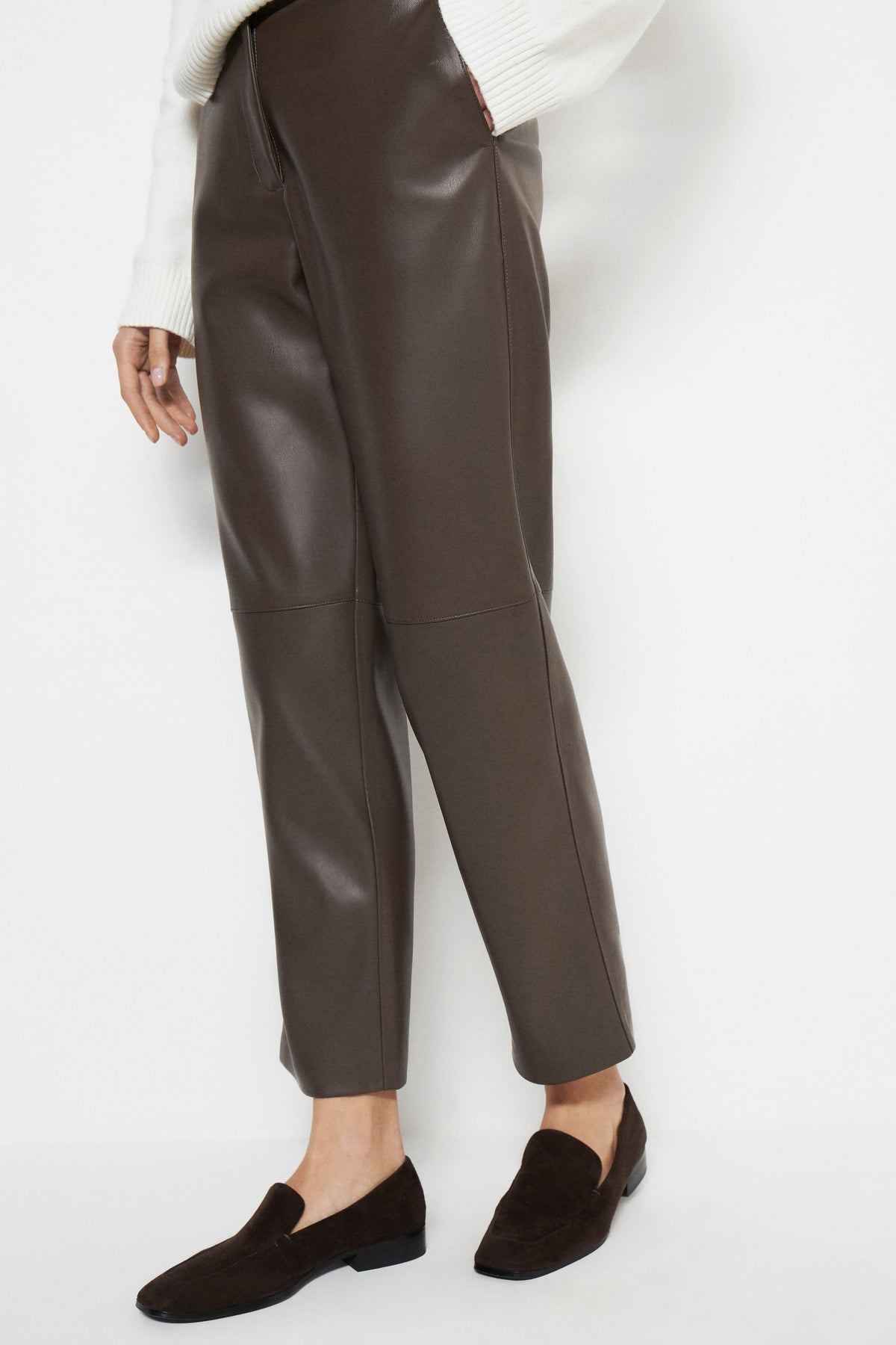 DARK BROWN