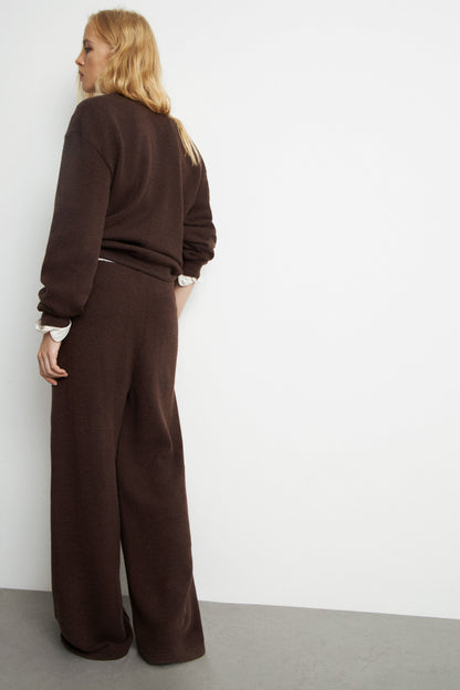 DARK BROWN