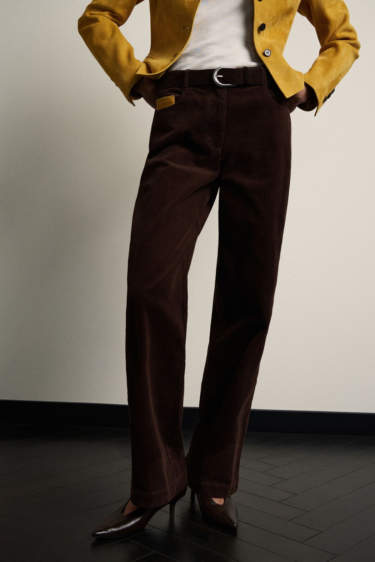 DARK BROWN