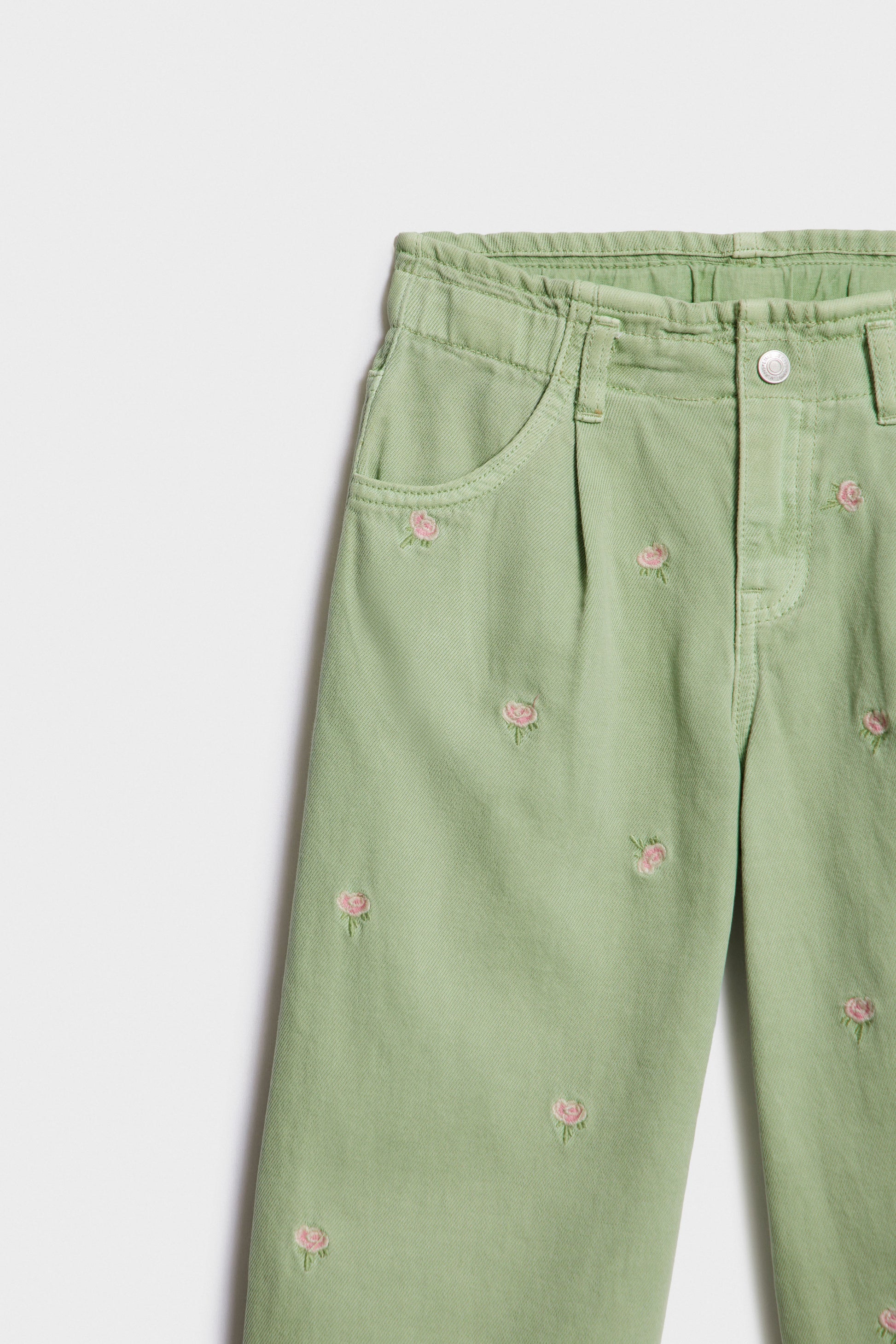 LIGHT GREEN