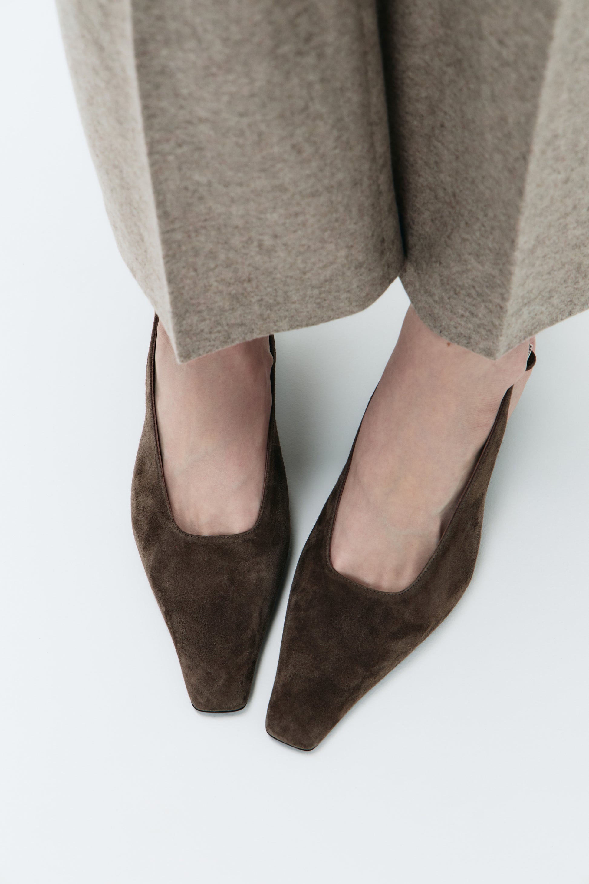 GRAY BROWN