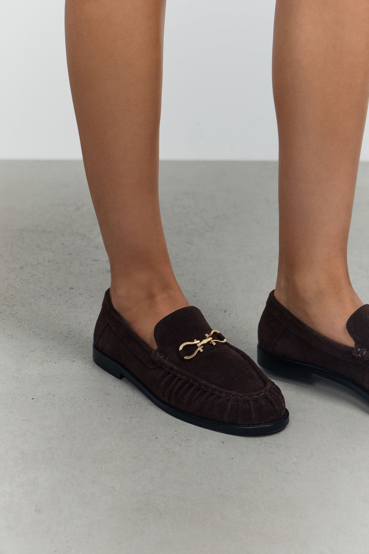 DARK BROWN