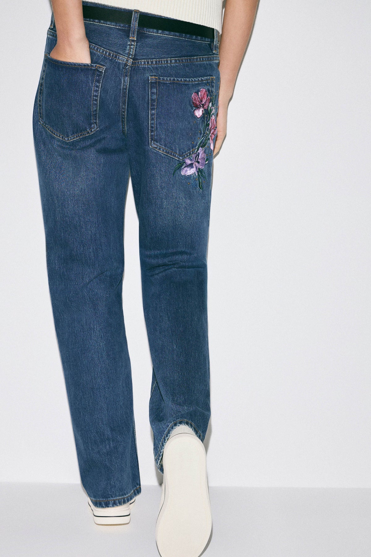 VINTAGE BLUE