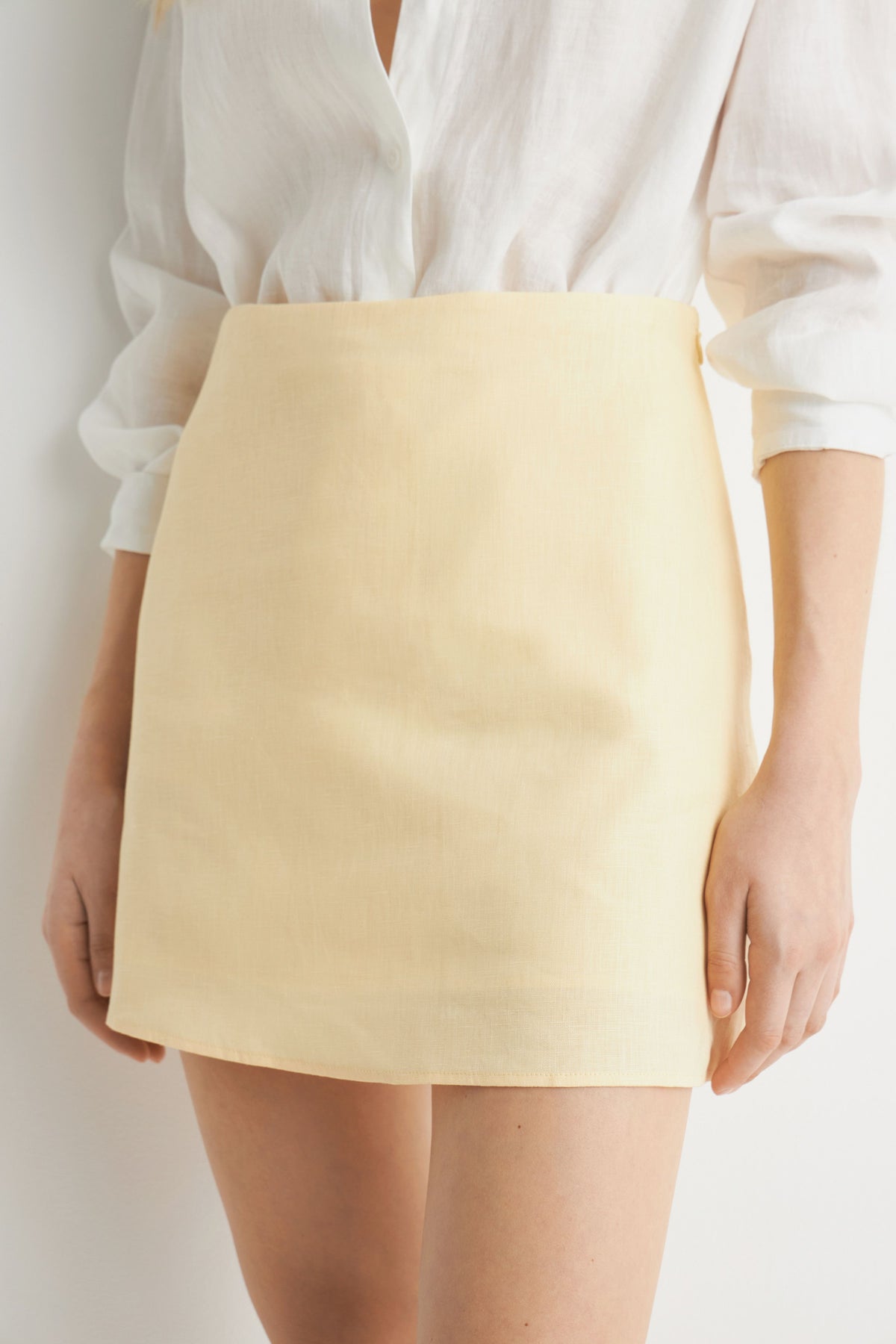 LIGHT YELLOW
