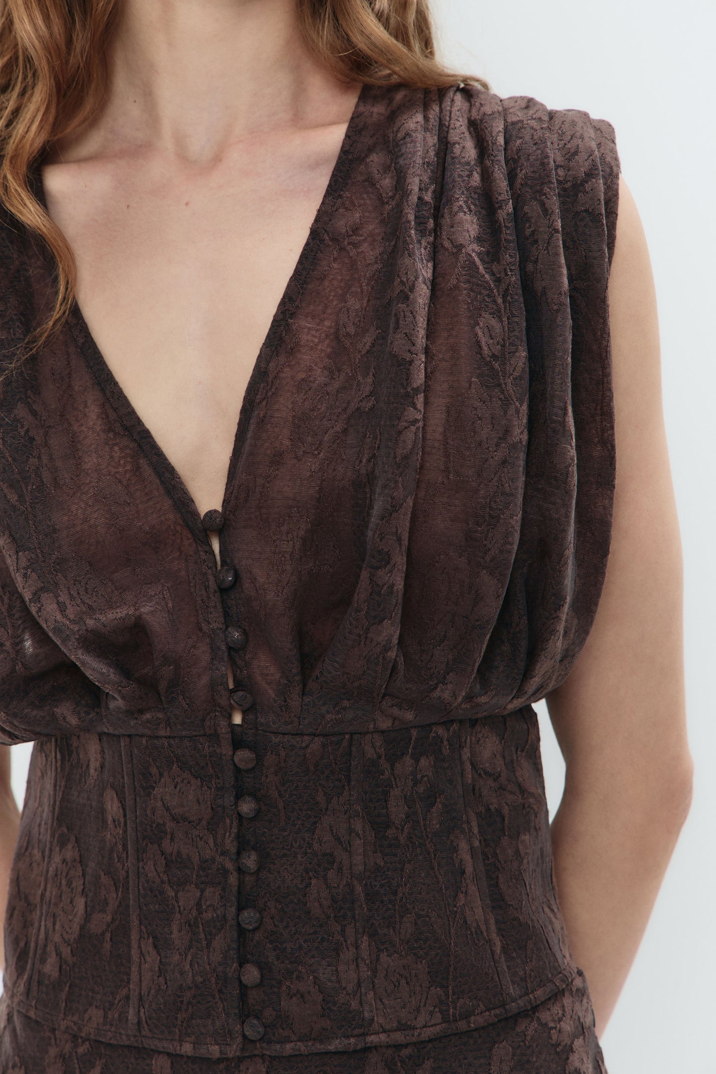 DARK BROWN